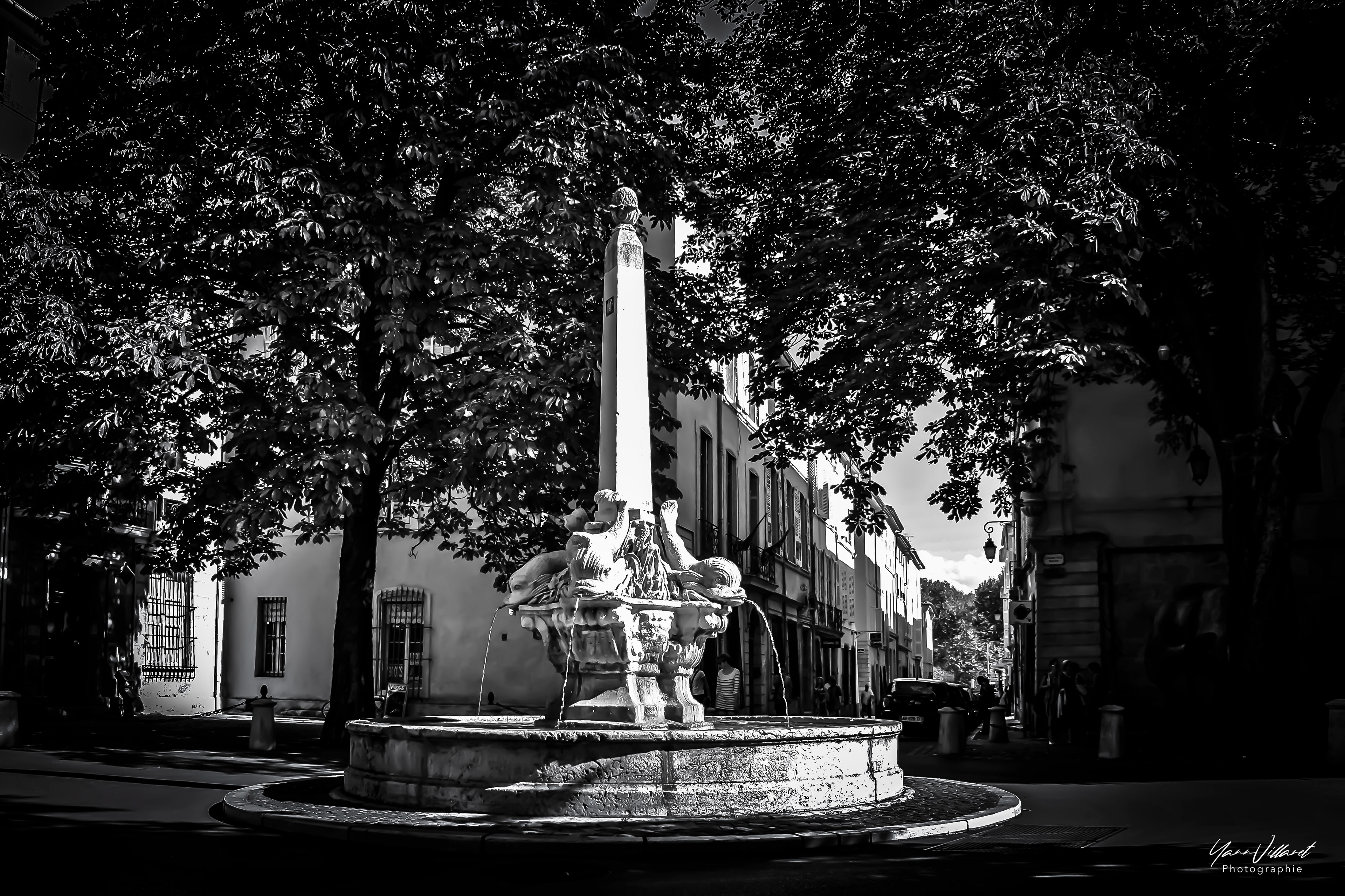Place des quatre dauphins, Aix-en-Provence