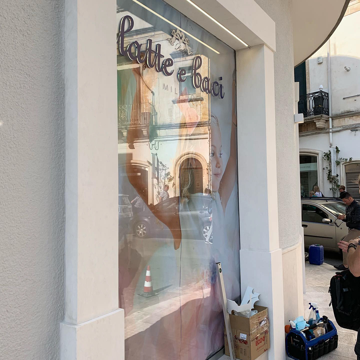 Scritte in PMMA. Latte e Baci a Martina Franca