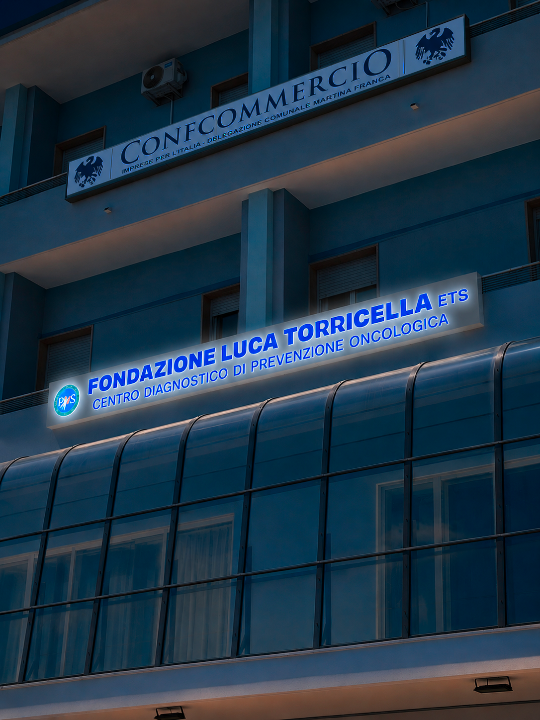 Insegna 7 metri Fondazione Torricella a Martina Franca