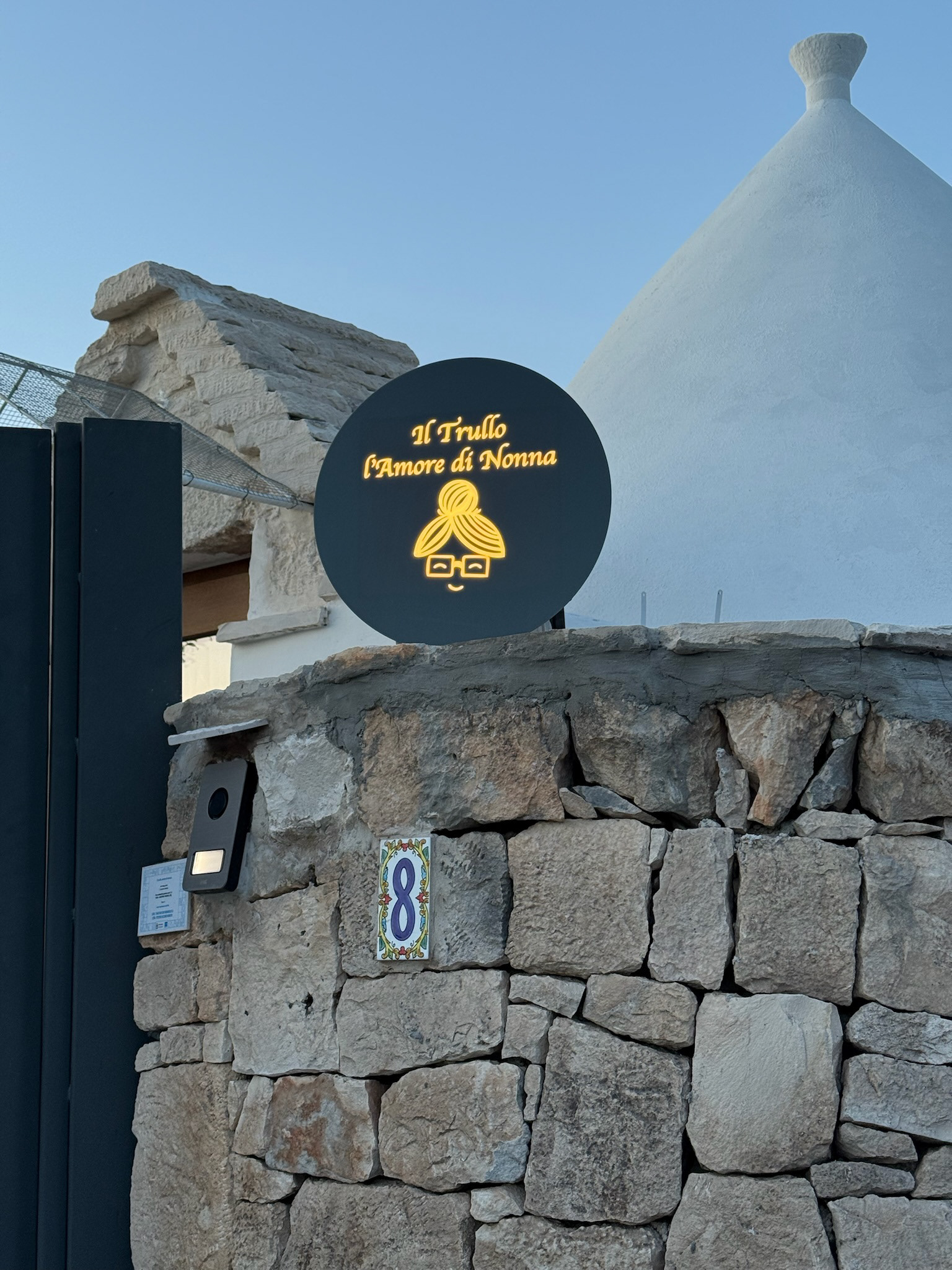 Insegna scatolata in PMMA. Il Trullo l'Amore di Nonna