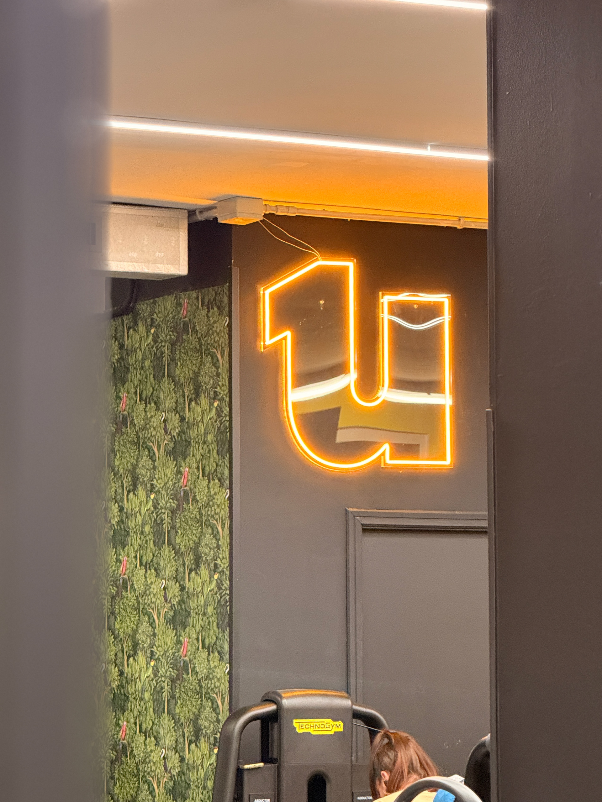 Logo giallo. Unika fitness club a Martina Franca