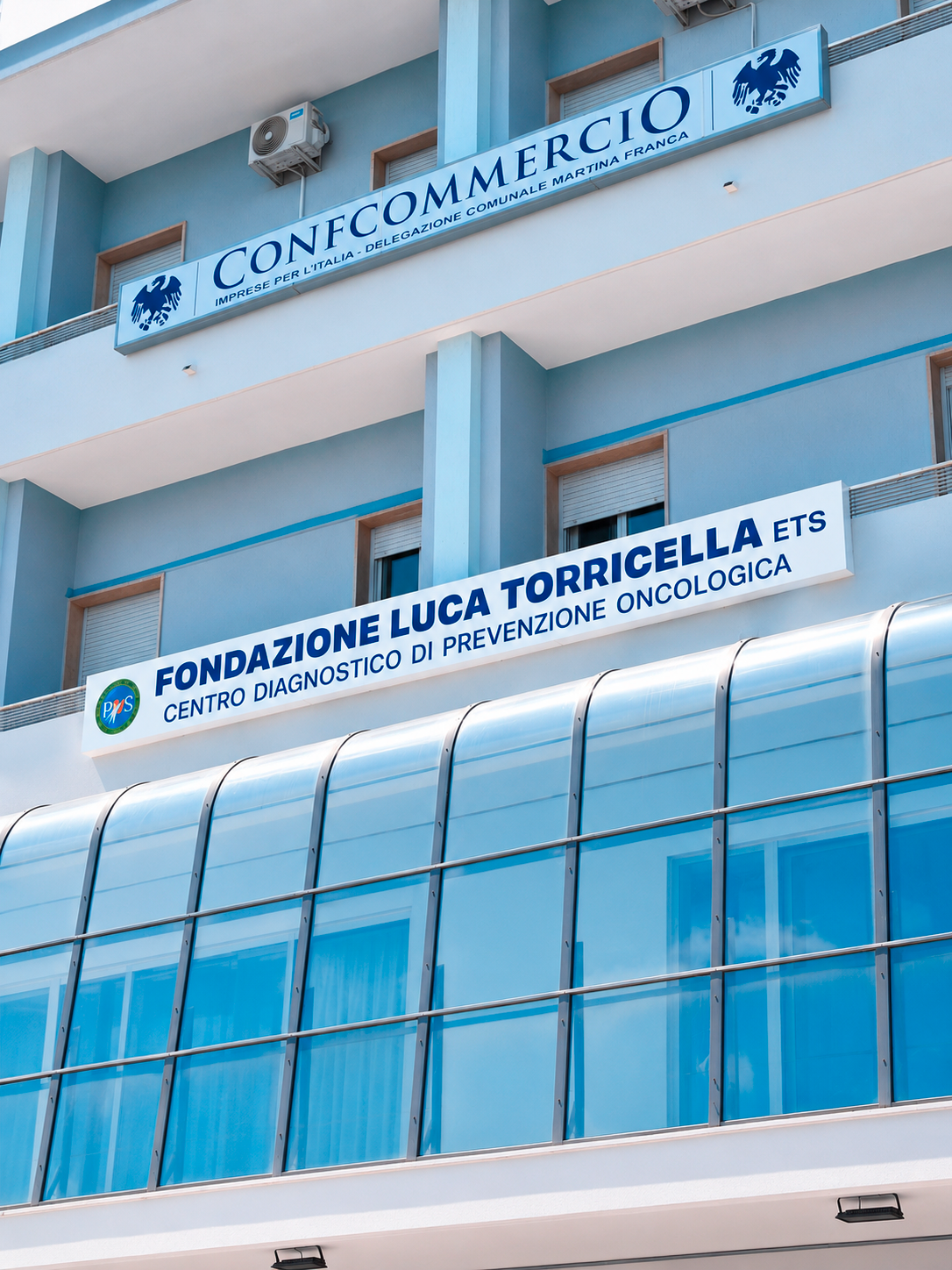 Insegna 7 metri Fondazione Torricella a Martina Franca
