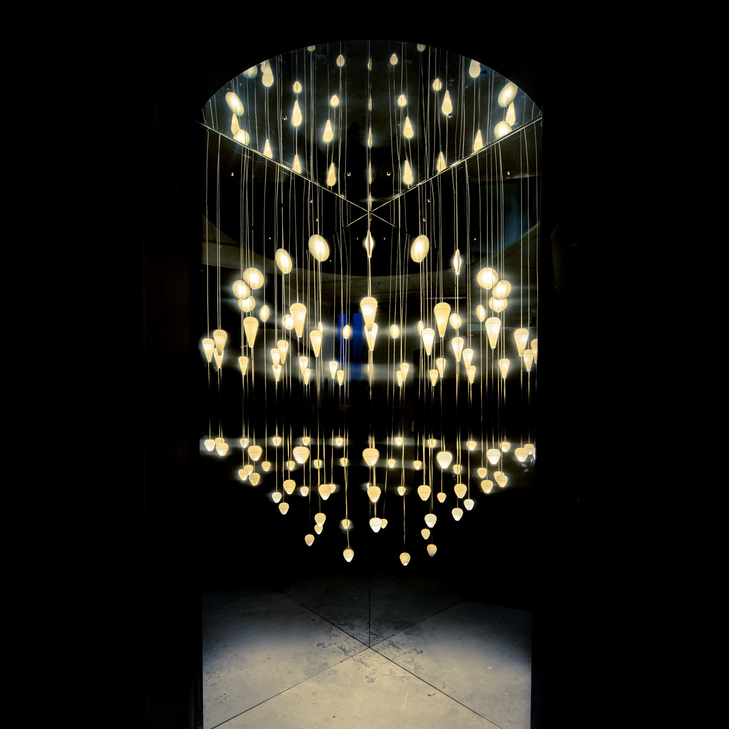 Lustre Totem