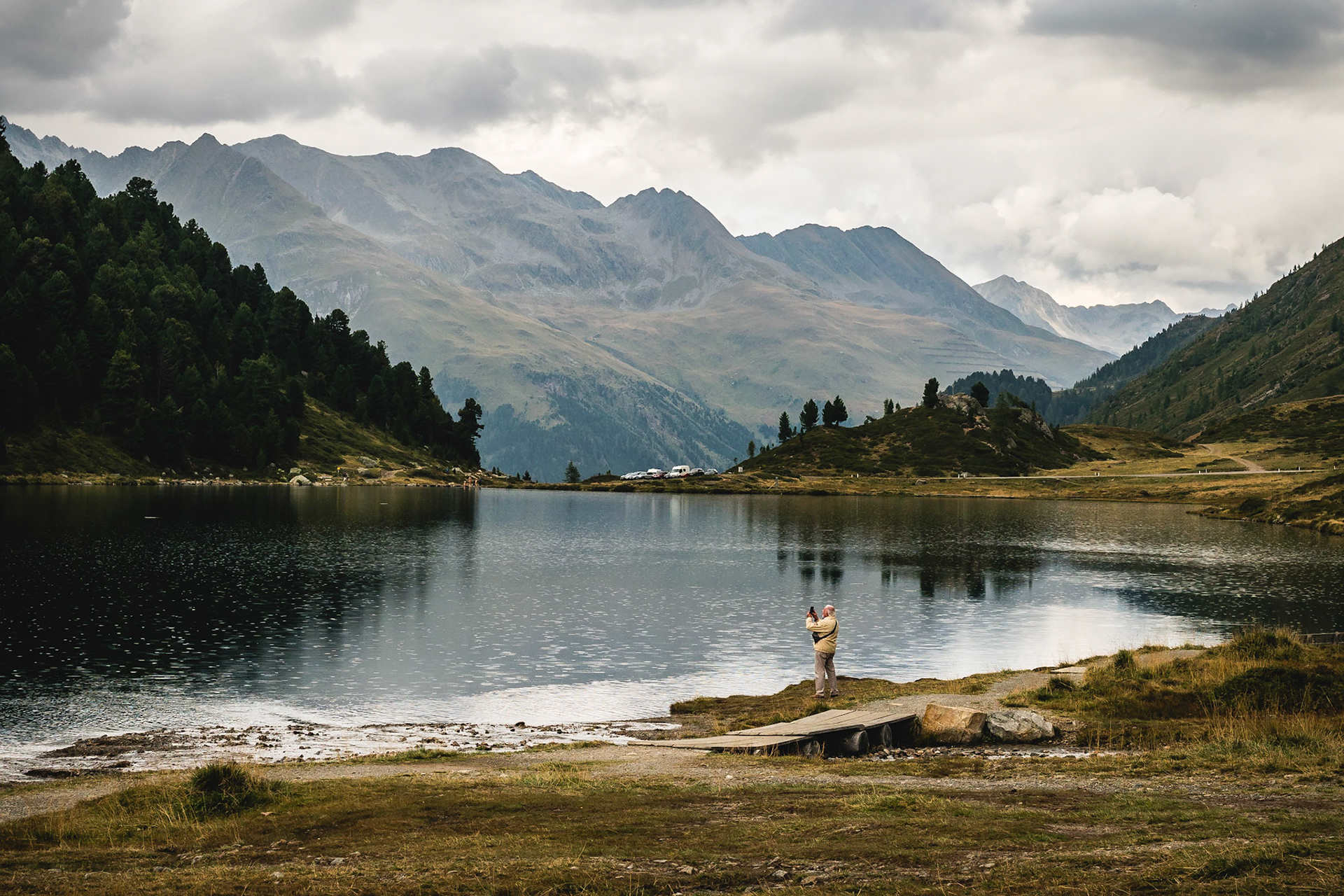 The Passo Stalle is a one-way ride controlled by a timed traffic light system. Right after you cross the border line from Italy to Austria, the "Obersee" reveals in its beauty.