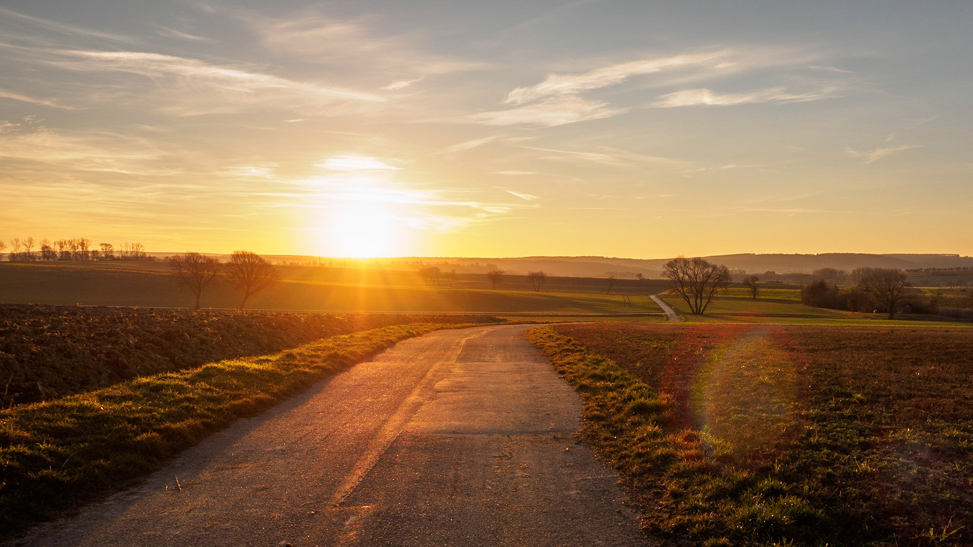 Usually I hate it when it's getting dark early in winter. But there's one very positive thing about it - you can capture sundowns really early :-)