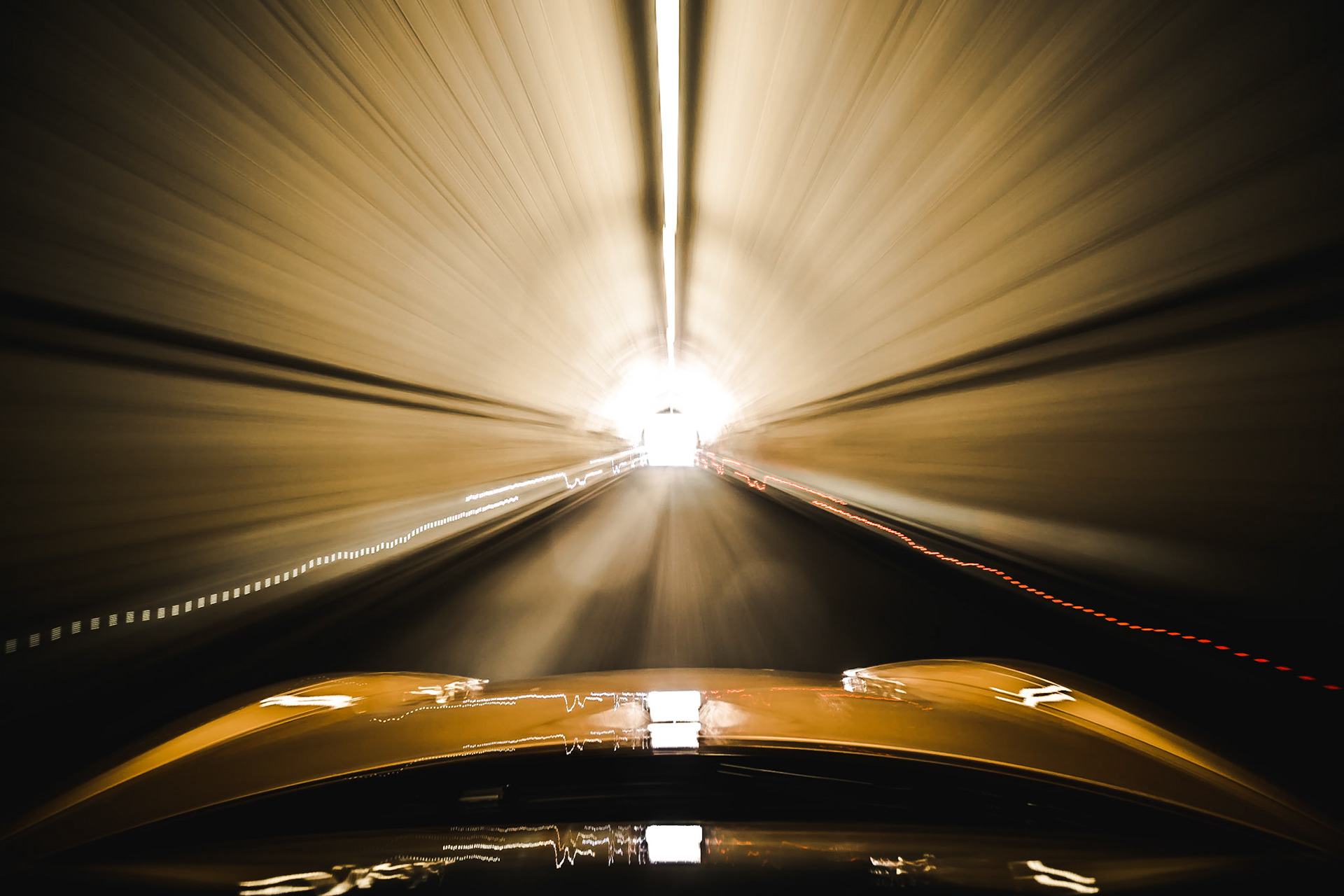 Yes, another tunnel long exposure... but the last one of this trip. I promise! I had to share it cause I really like the cool pulse lines drawn by the LED lights on the side of the tunnel and the cars bumpy movement. Zoom in!