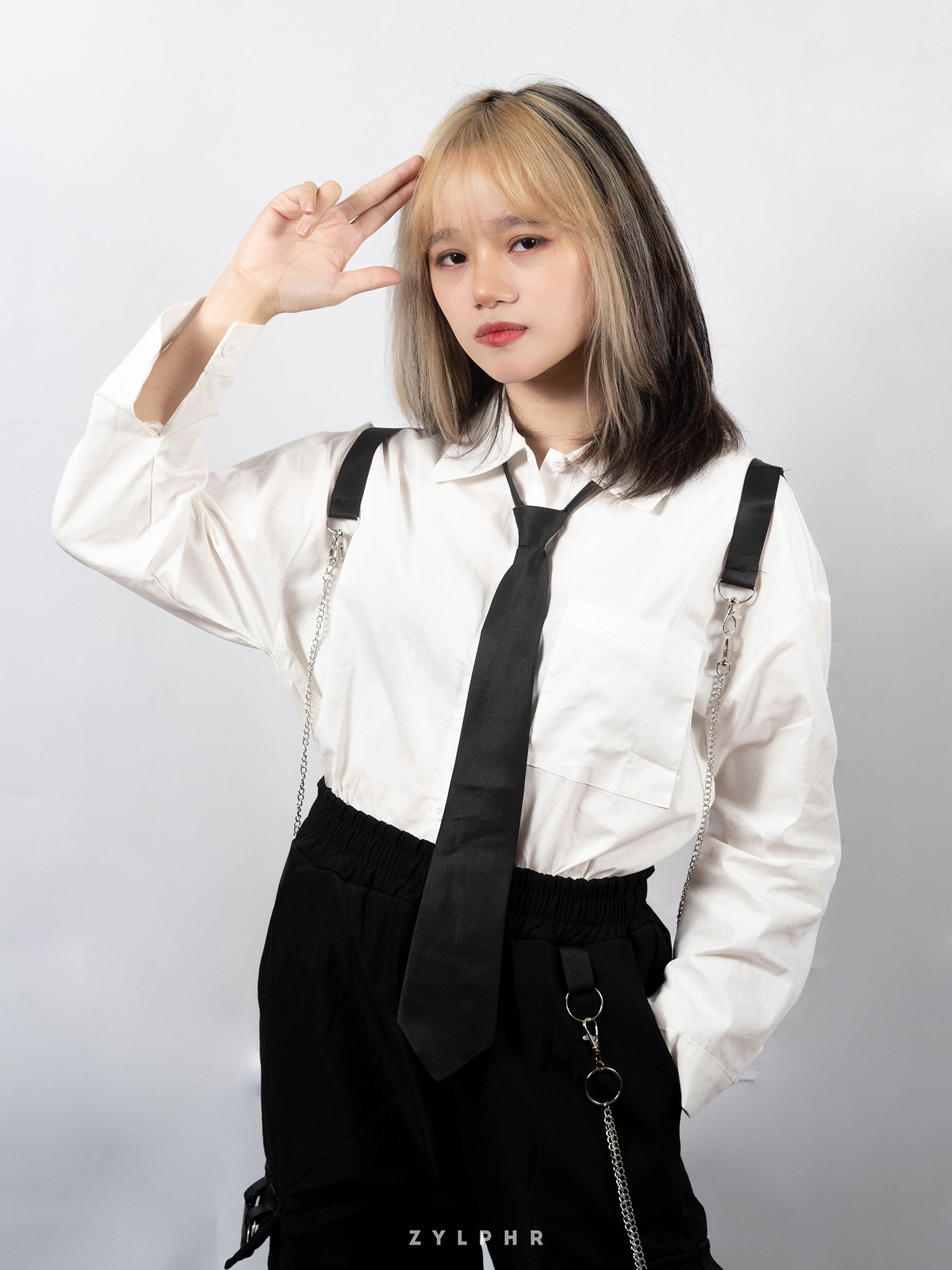 DNE Shaina