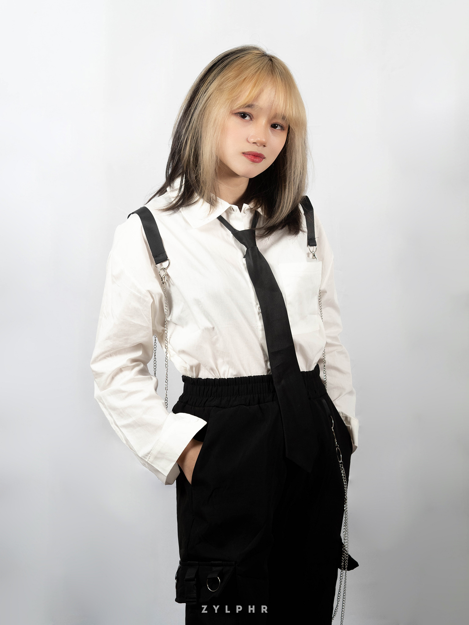 DNE Shaina