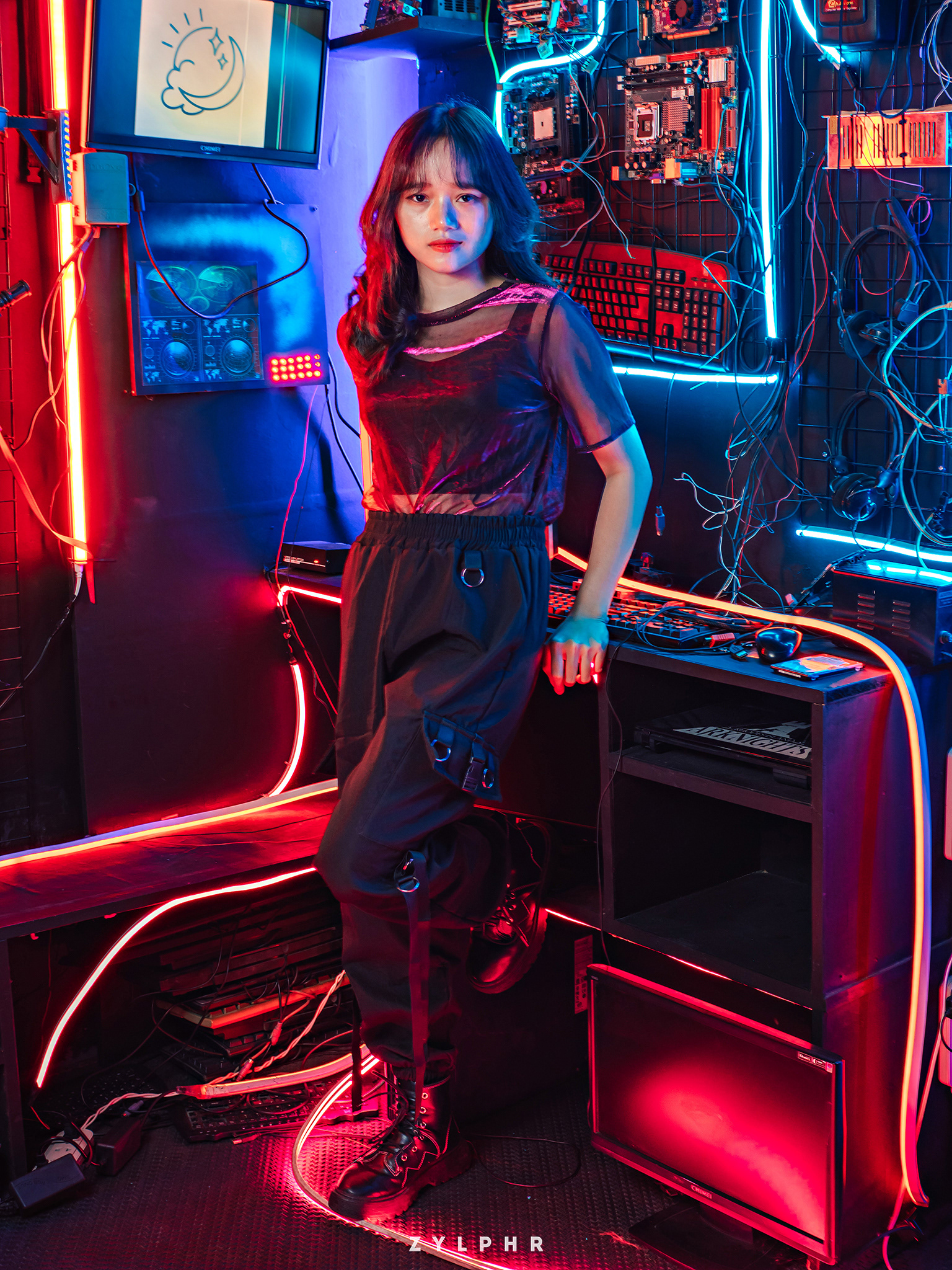 DNE Shaina