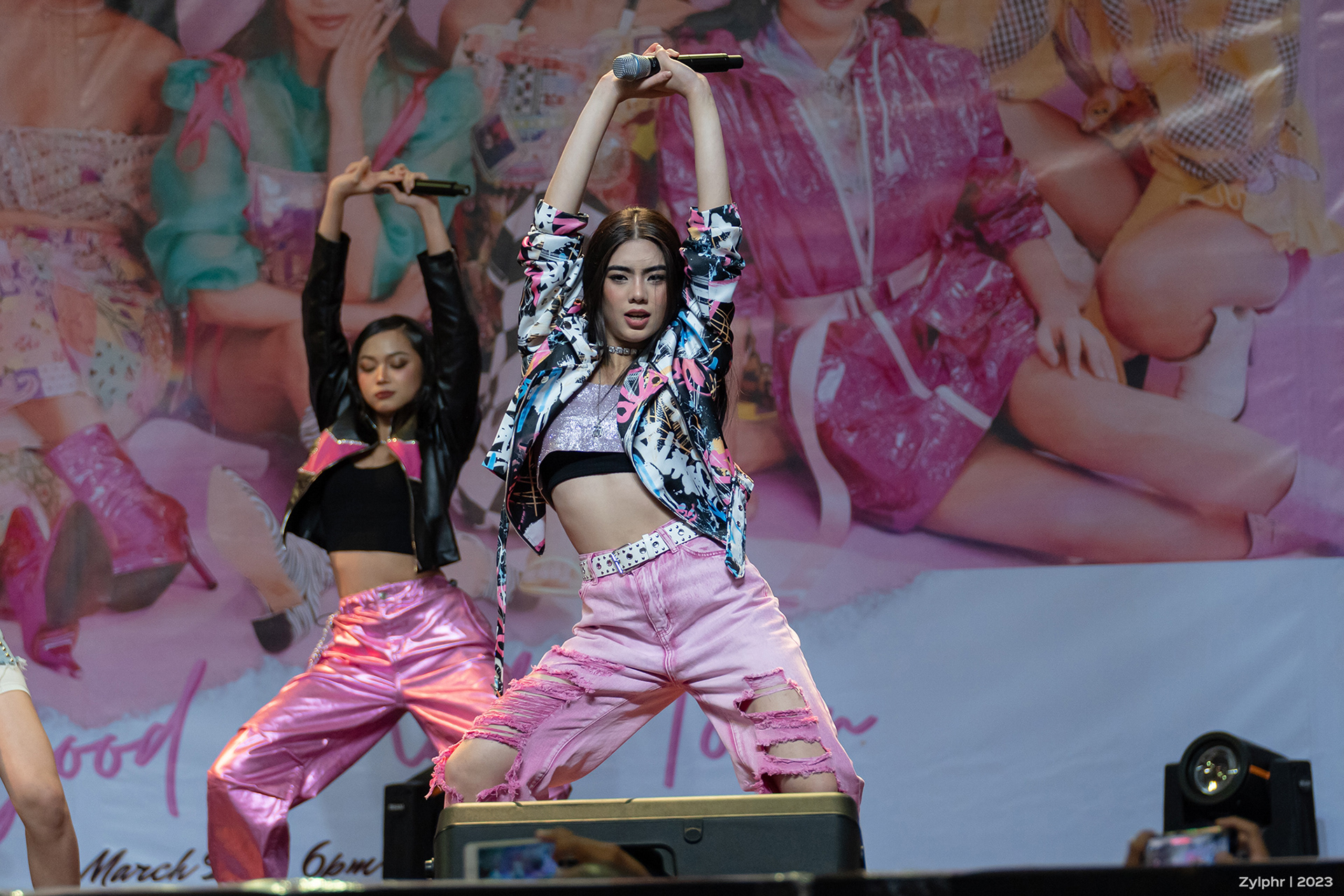 BINI Mikha