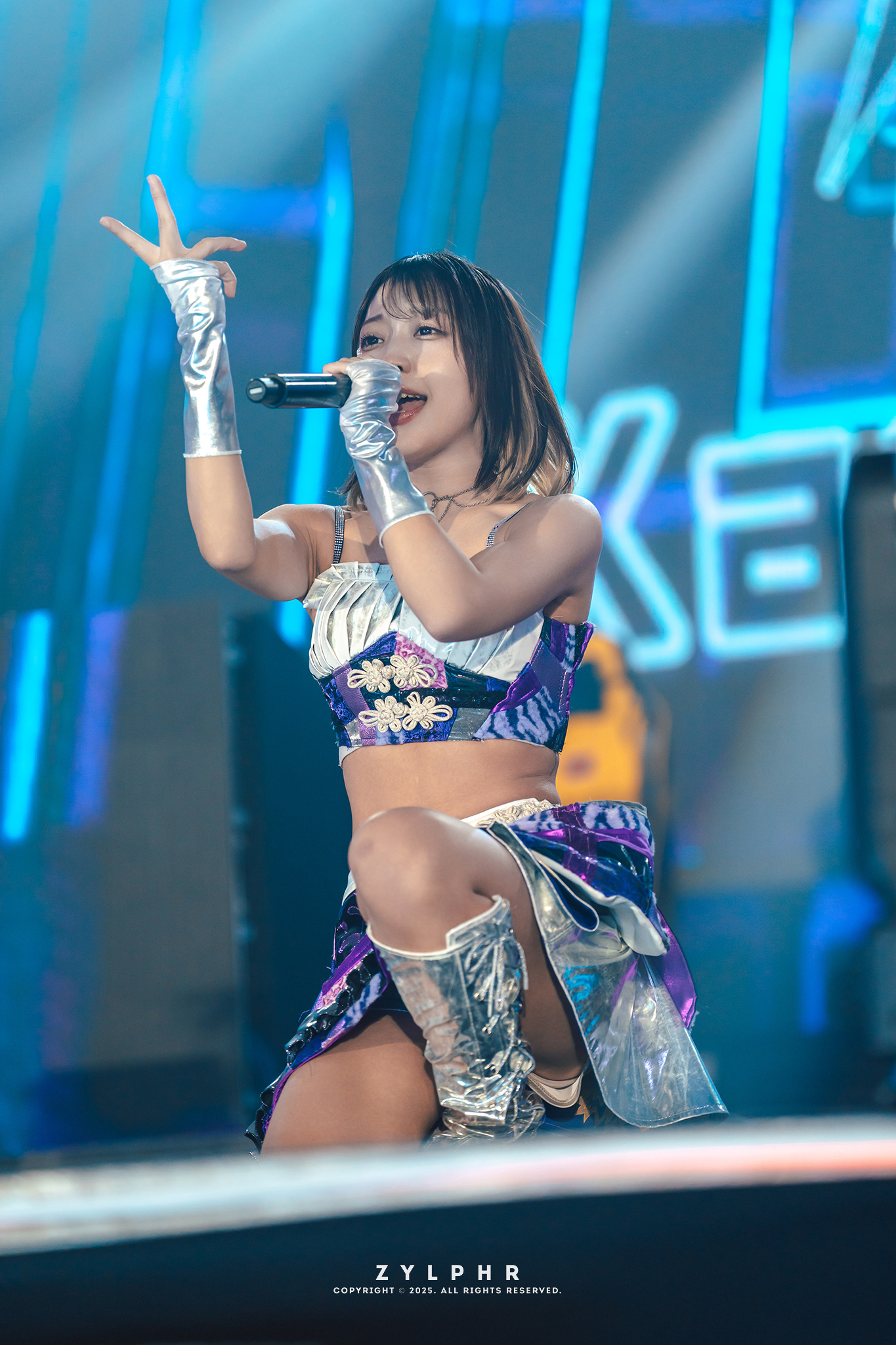 Kamen Joshi Moa