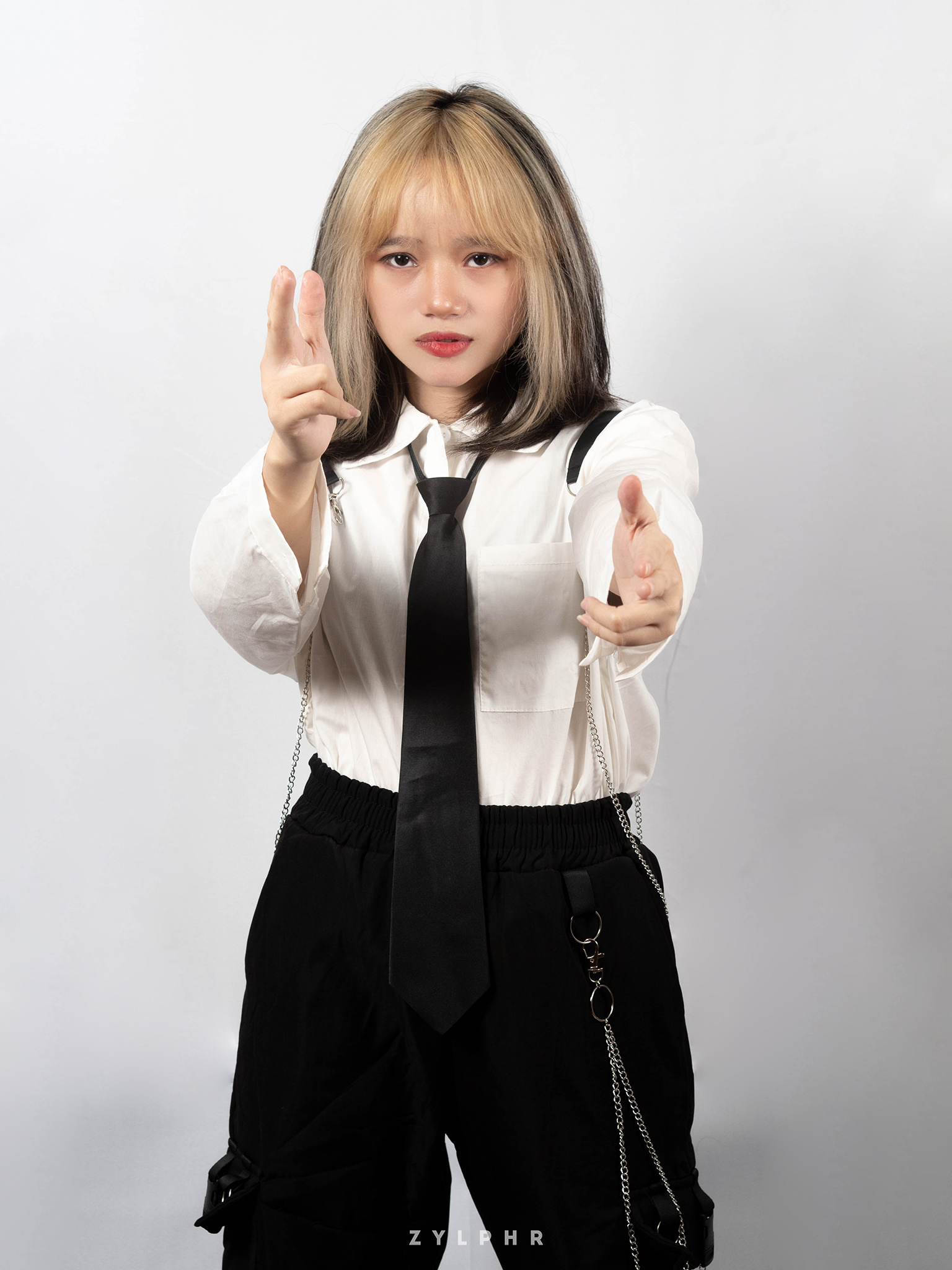 DNE Shaina