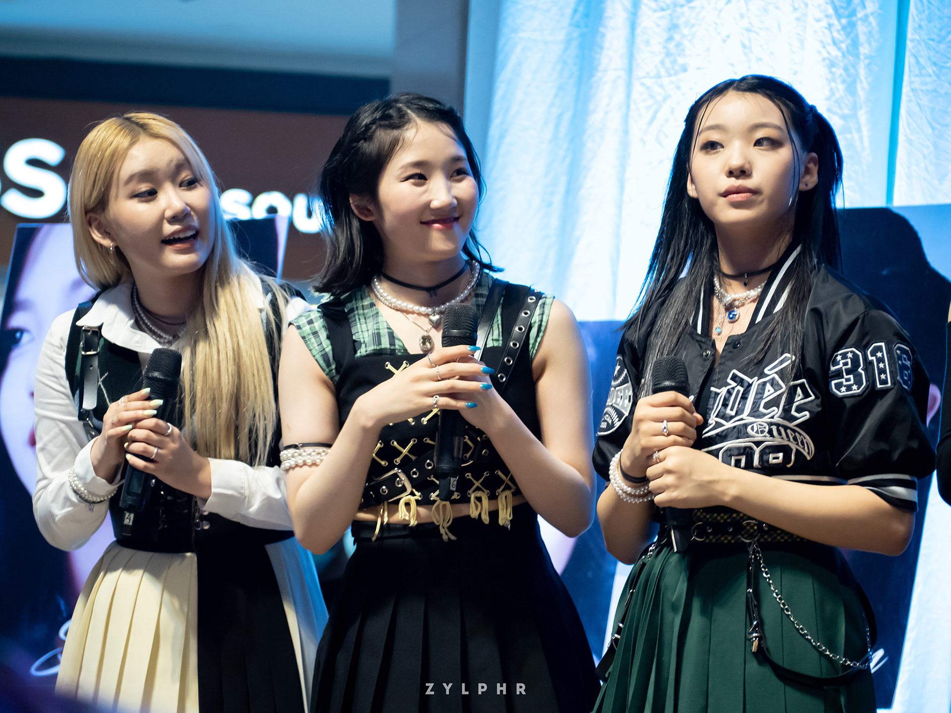 LAPILLUS Bessie, Shana & Haeun