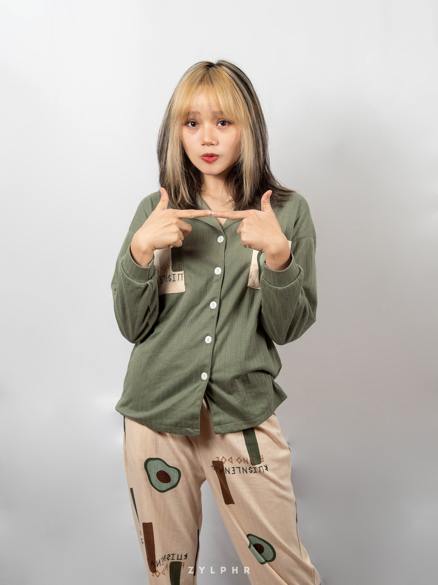 DNE Shaina