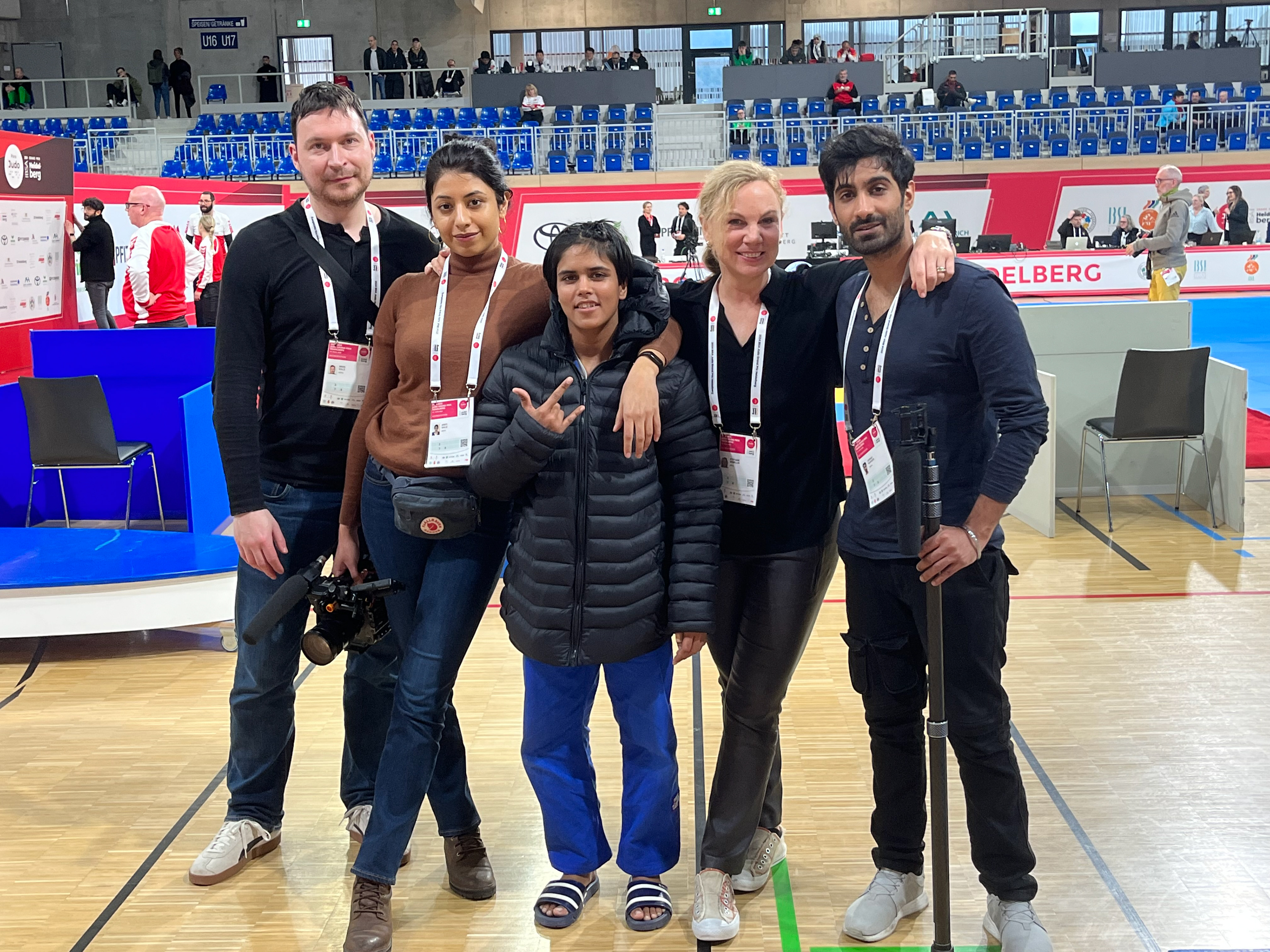 Rees, Kriti, Kokila, Steffi & Avinav (cameras assist.)