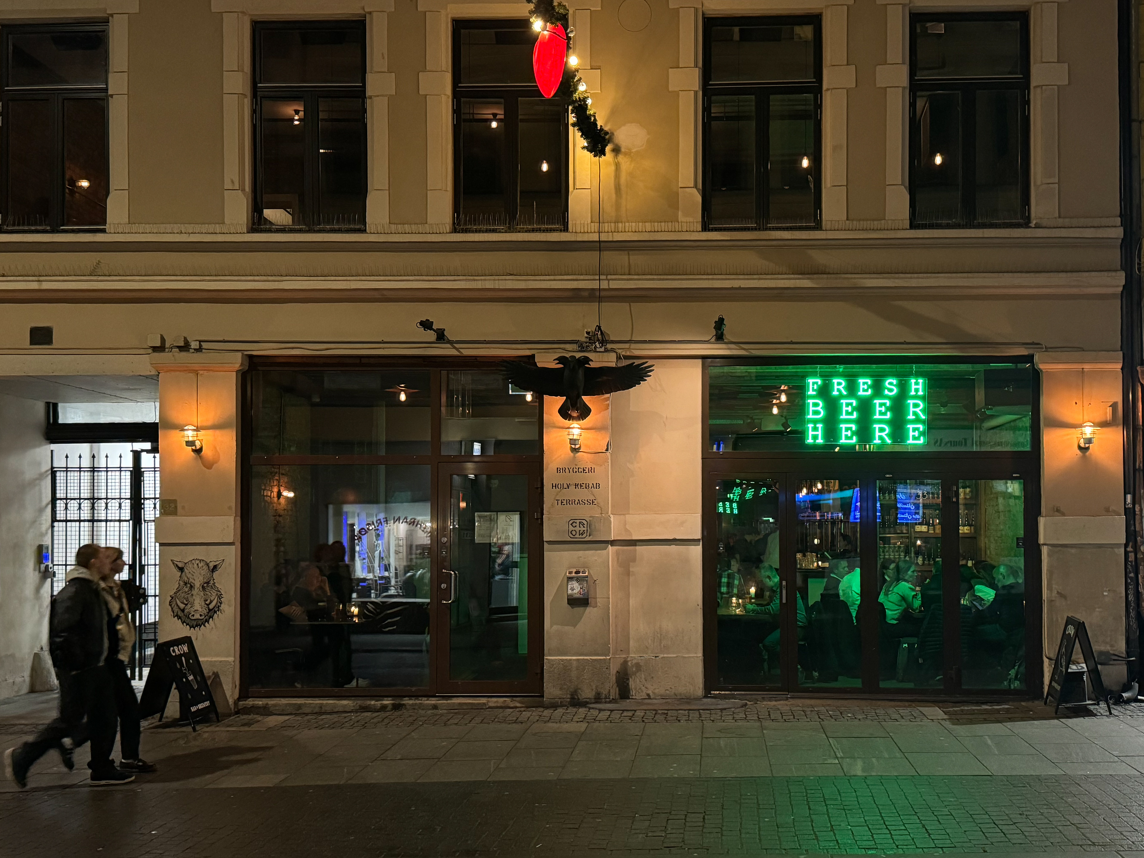 Lysskilt for Crow Bar