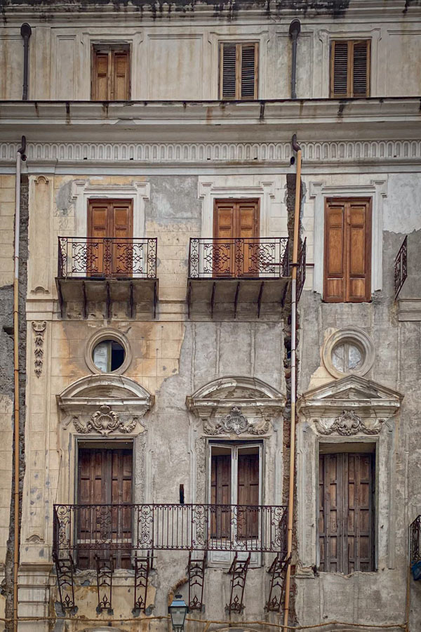 Front of a palazzo in ruin, Palermo