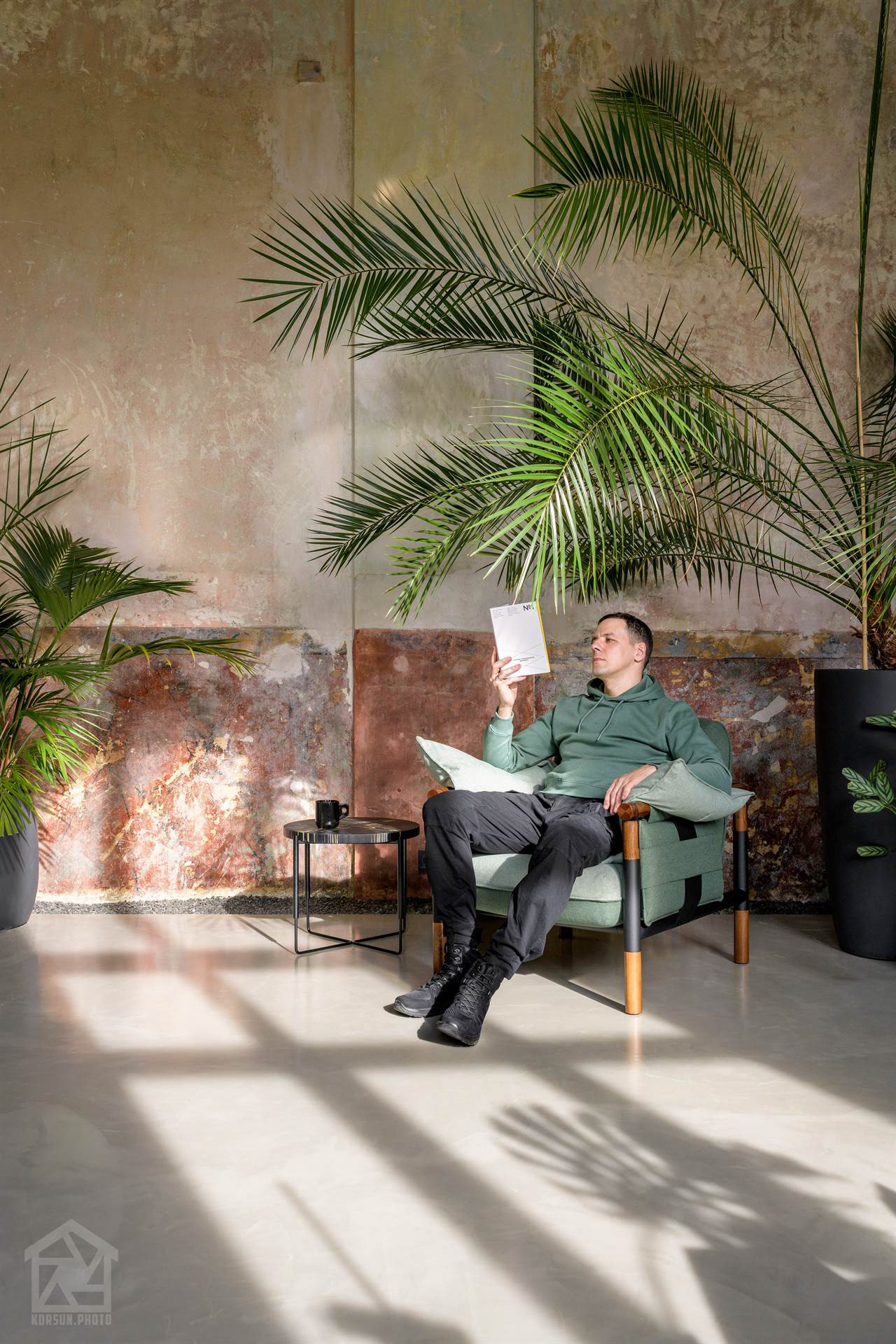 зйомка крісел колекції Susy Space в інтер'єрі — професійний фотограф меблів у Львові