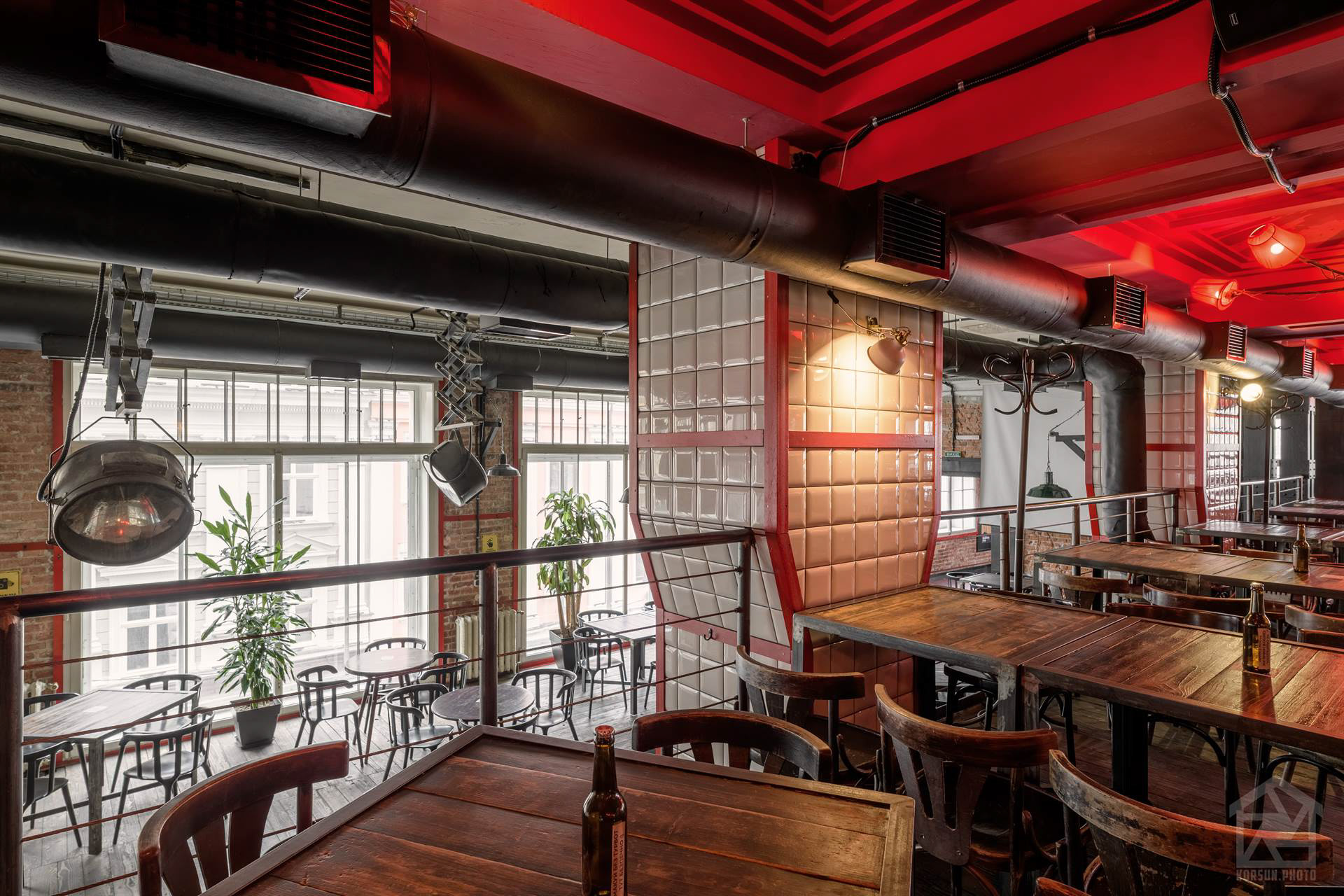 фотографування ресторану та пабу Правда у Львові — професійний фотограф архітектури Львів