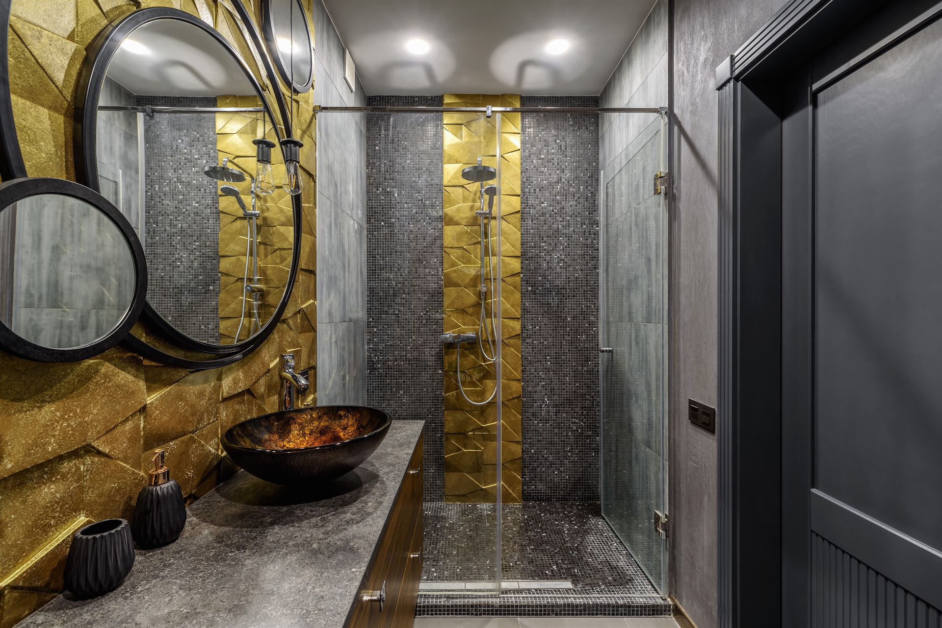 фільмування ванної у дворівневому інтер'єрі - фотограф нерухомості Львів