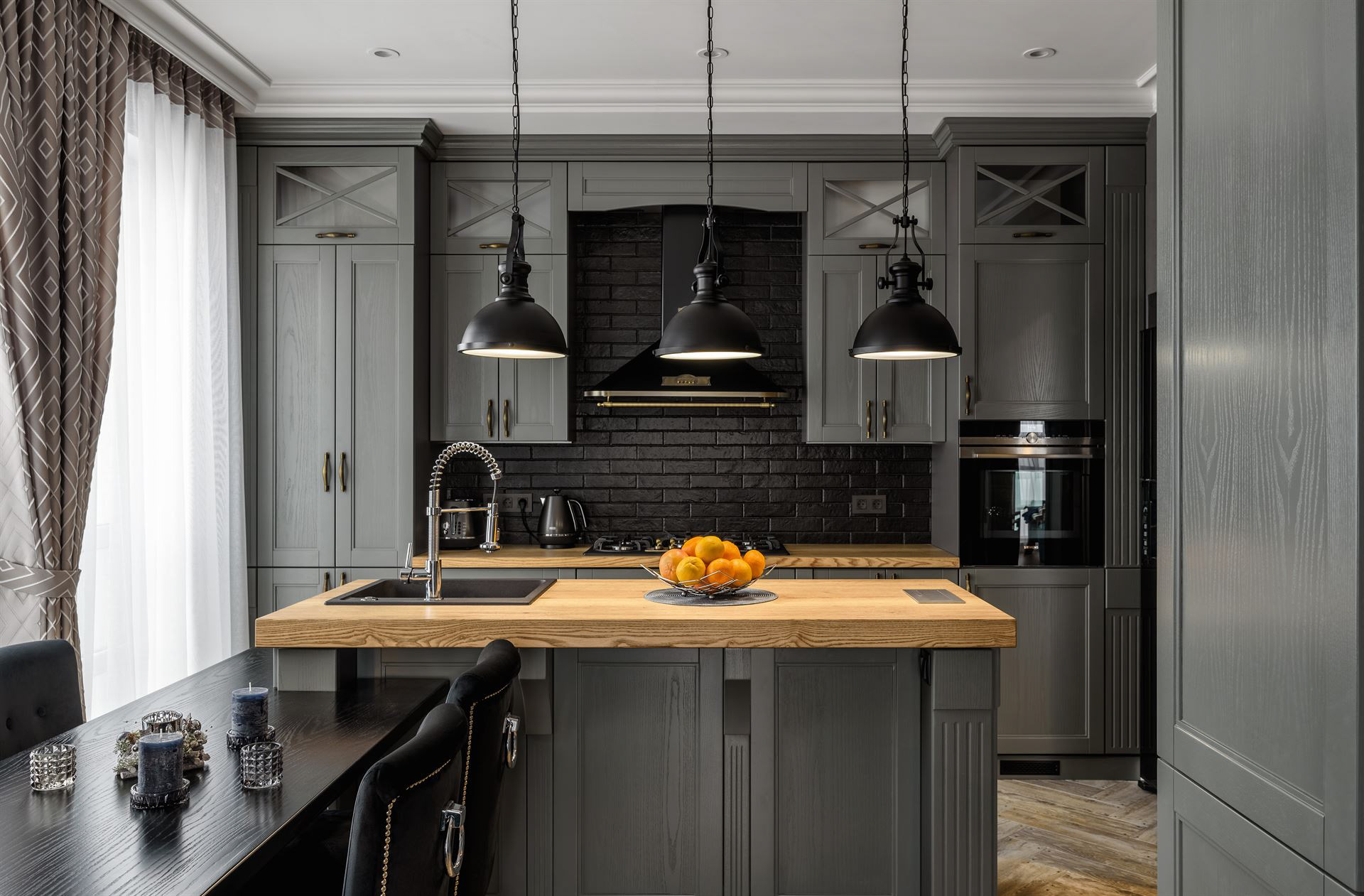 фільмування дворівневого інтер'єру для портфоліо дизайнера - фотограф нерухомості Львів