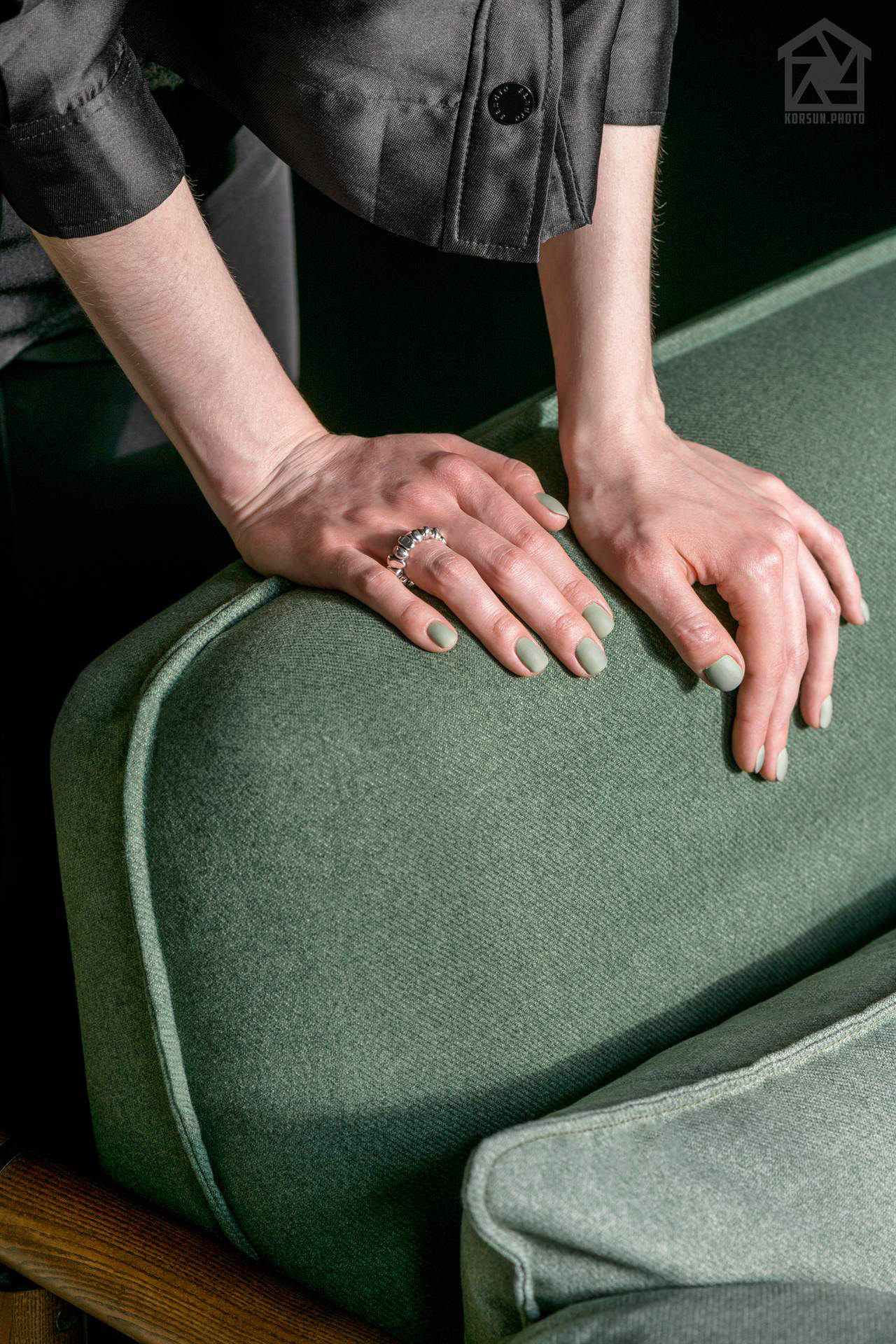 створення контенту для серії крісел Susy Space — професійний фотограф меблів у Львові