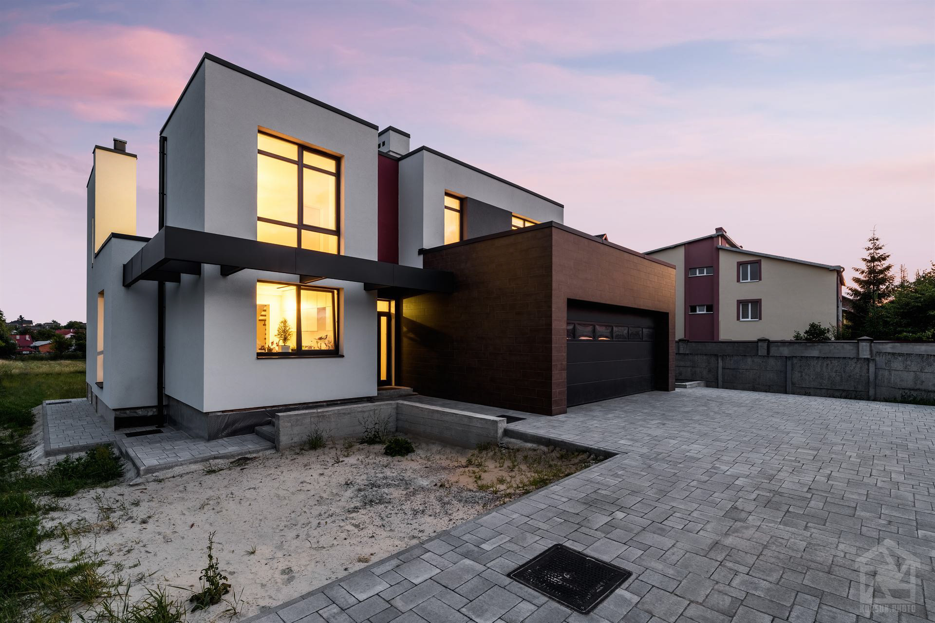 архітектурна зйомка будинку у передмісті Львова — професійний фотограф архітектури у Львові