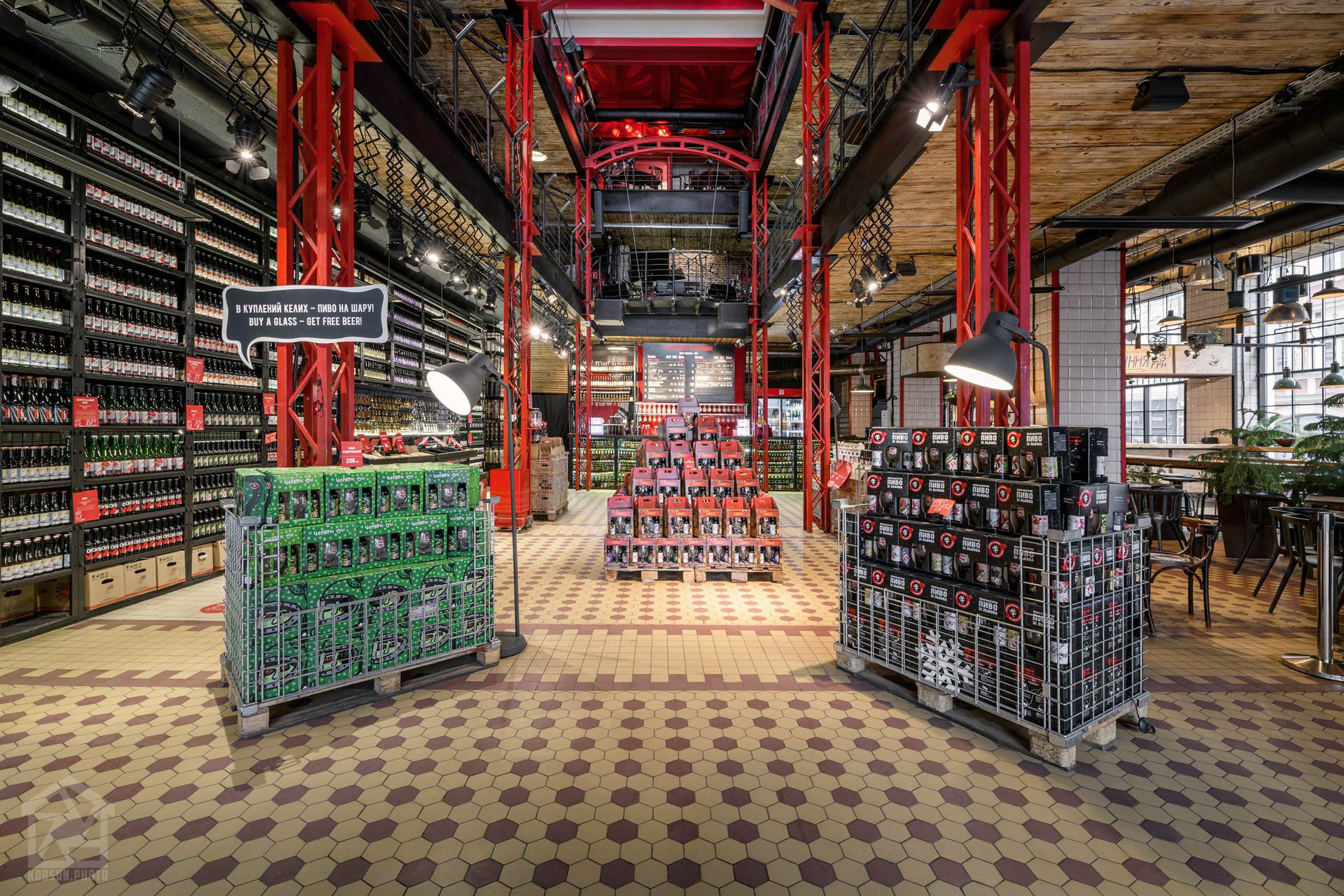 зйомка інтер'єрів знаного львівського пабу Правда — професійний фотограф архітектури Львів