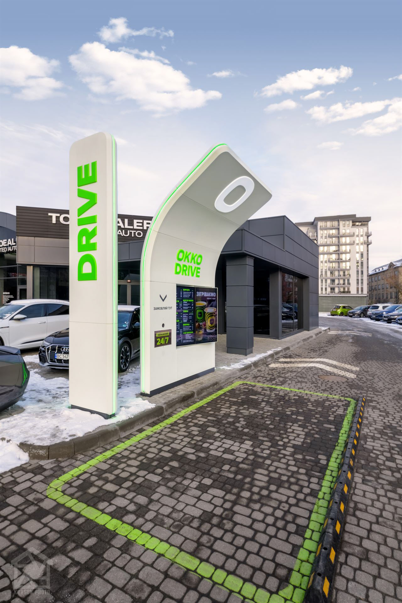 створення фотоконтенту для проєкту OKKO Drive у Львові - архітектурний фотограф Львів
