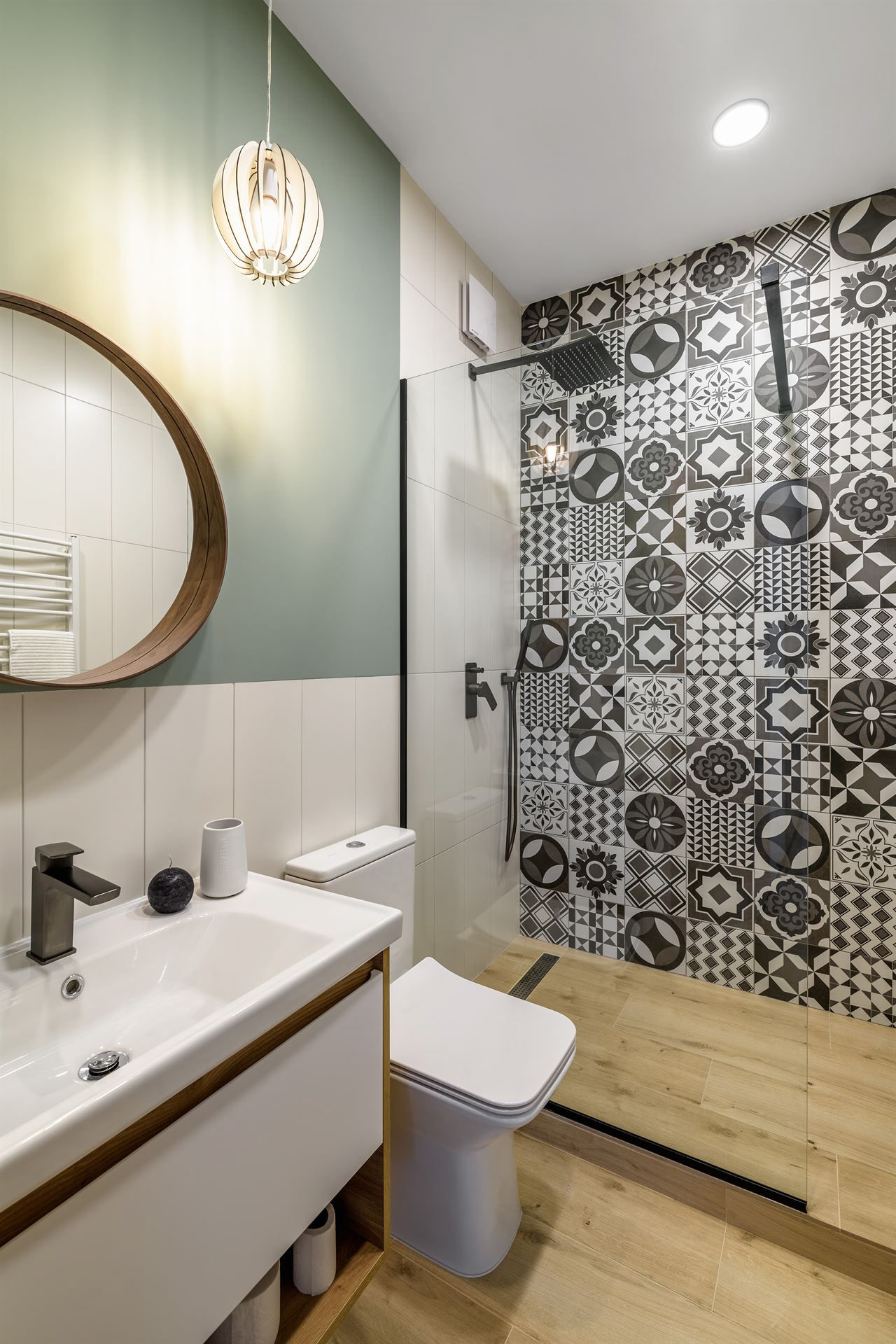 зйомка ванної у квартирі для продажу - фотограф інтер'єрів та архітектури у Львові