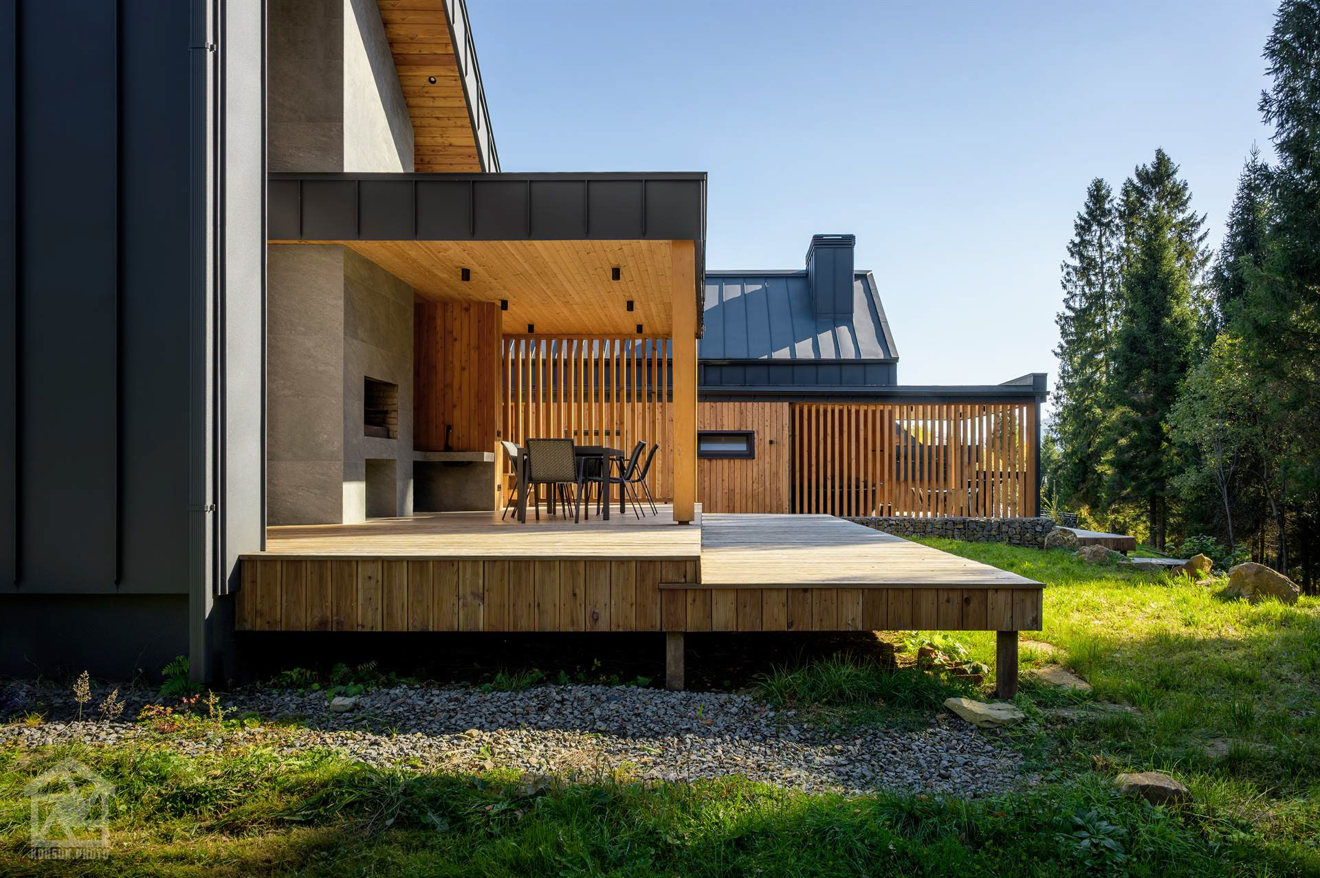 архітектурна зйомка відпочинкового комплексу в Карпатах для портфоліо архітектора — архітектурний фотограф в Карпатах