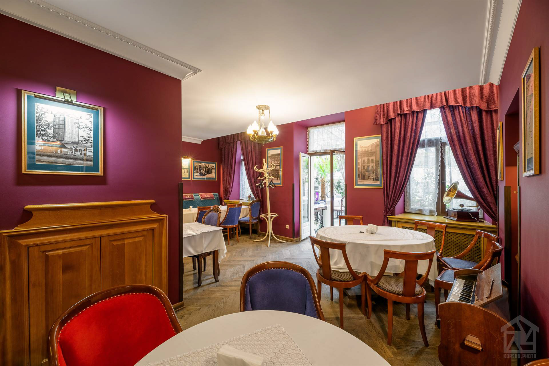 фотографування відомої львівської ресторації — професійний фотограф архітектури Львів