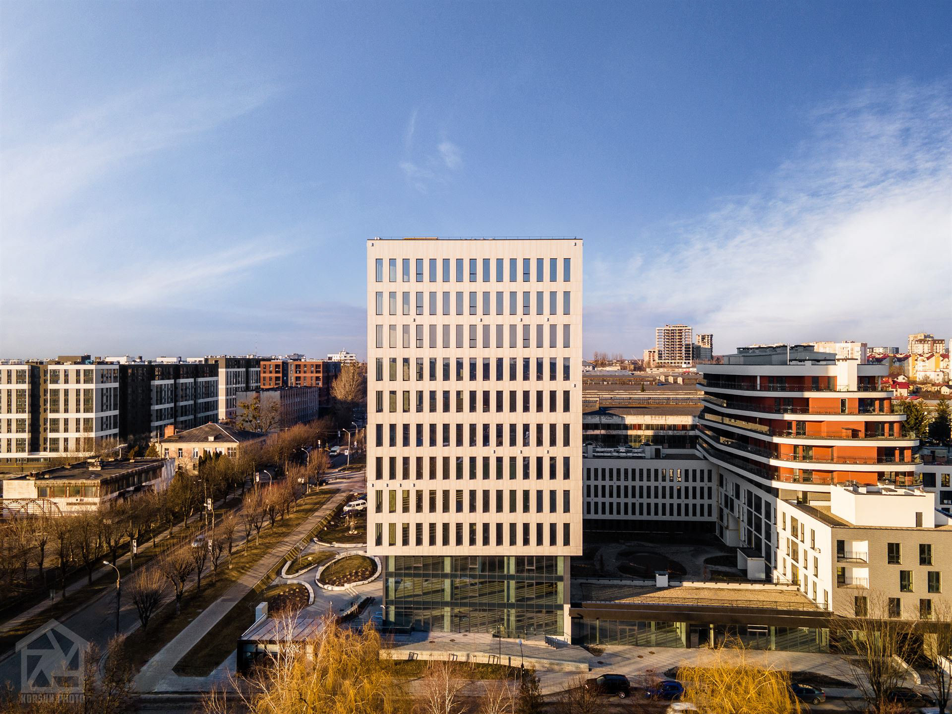 архітектурна зйомка бізнес-центру Viking Park за допомогою дрона — архітектурний фотограф у Львові