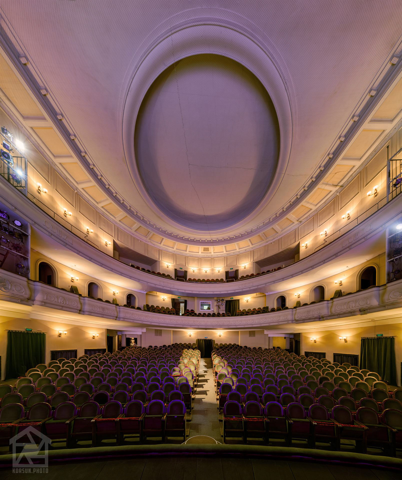 зйомка інтер'єру головної зали театру Заньковецької