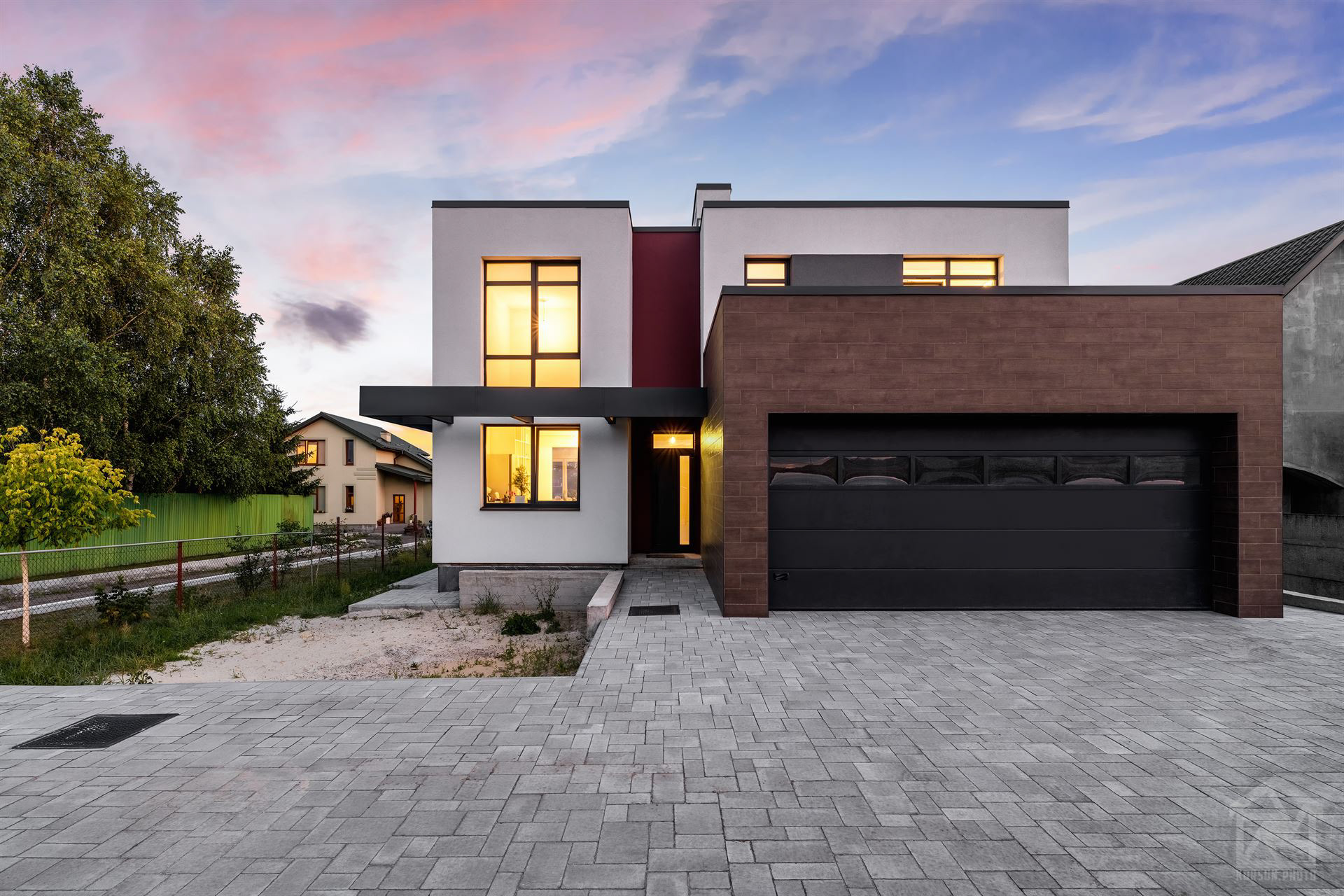 архітектурна зйомка фасаду будинку у передмісті Львова — професійний фотограф архітектури у Львові