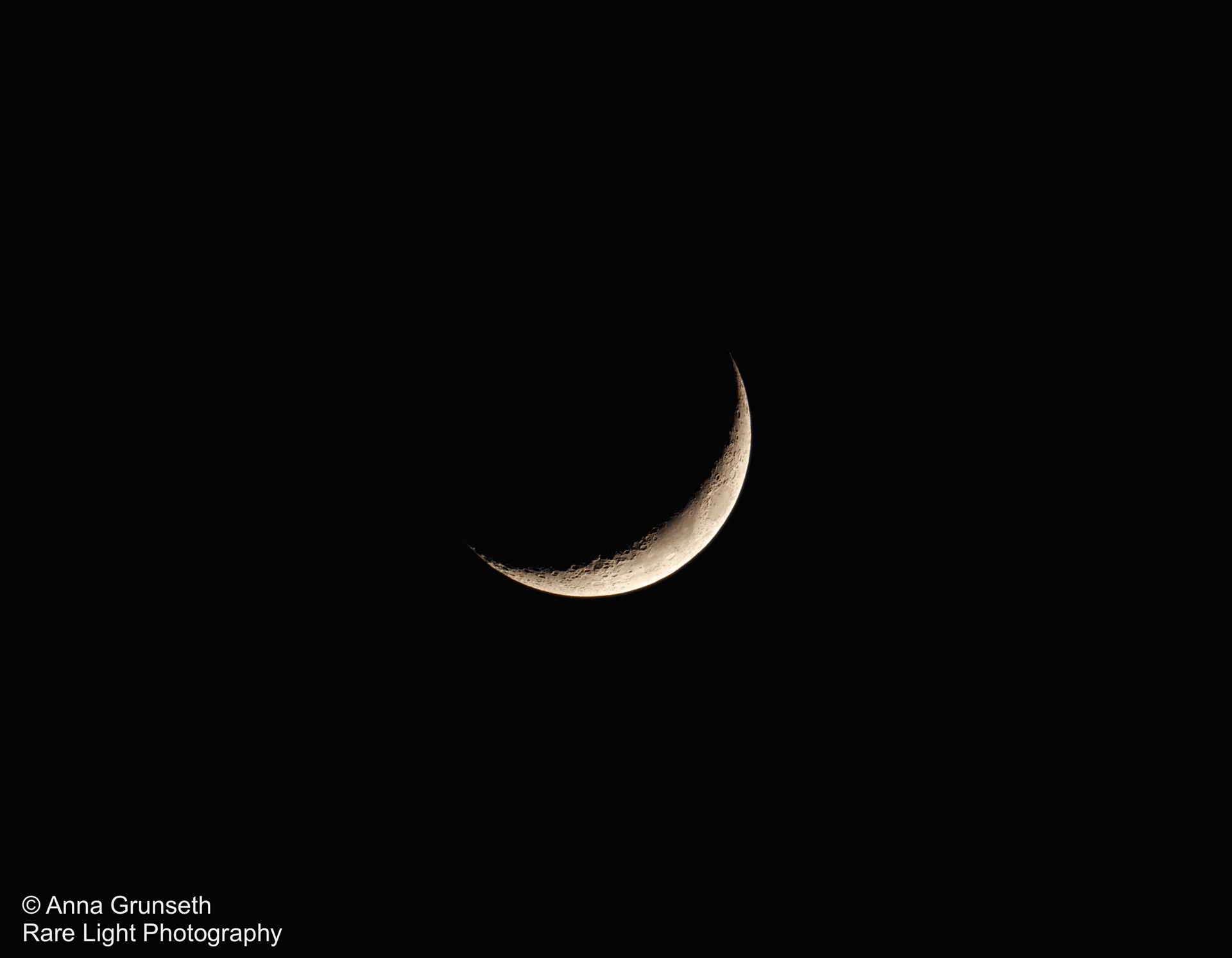Waxing Crescent Moon (Jun 2022)