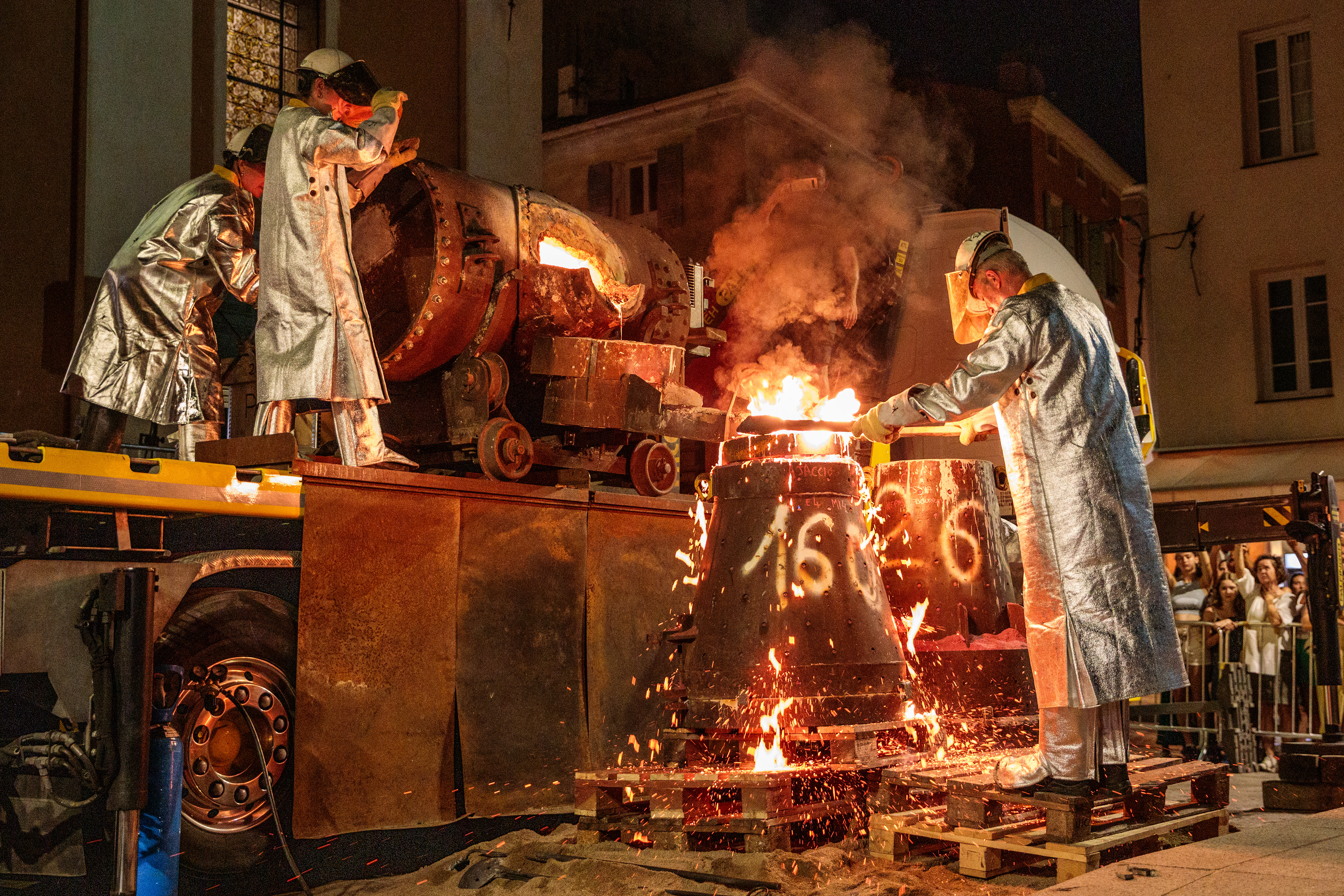 Coulée de deux nouvelles cloches sur le parvis de la cathédrale Santa Maria Assunta -  Ajaccio, 24/07/2024