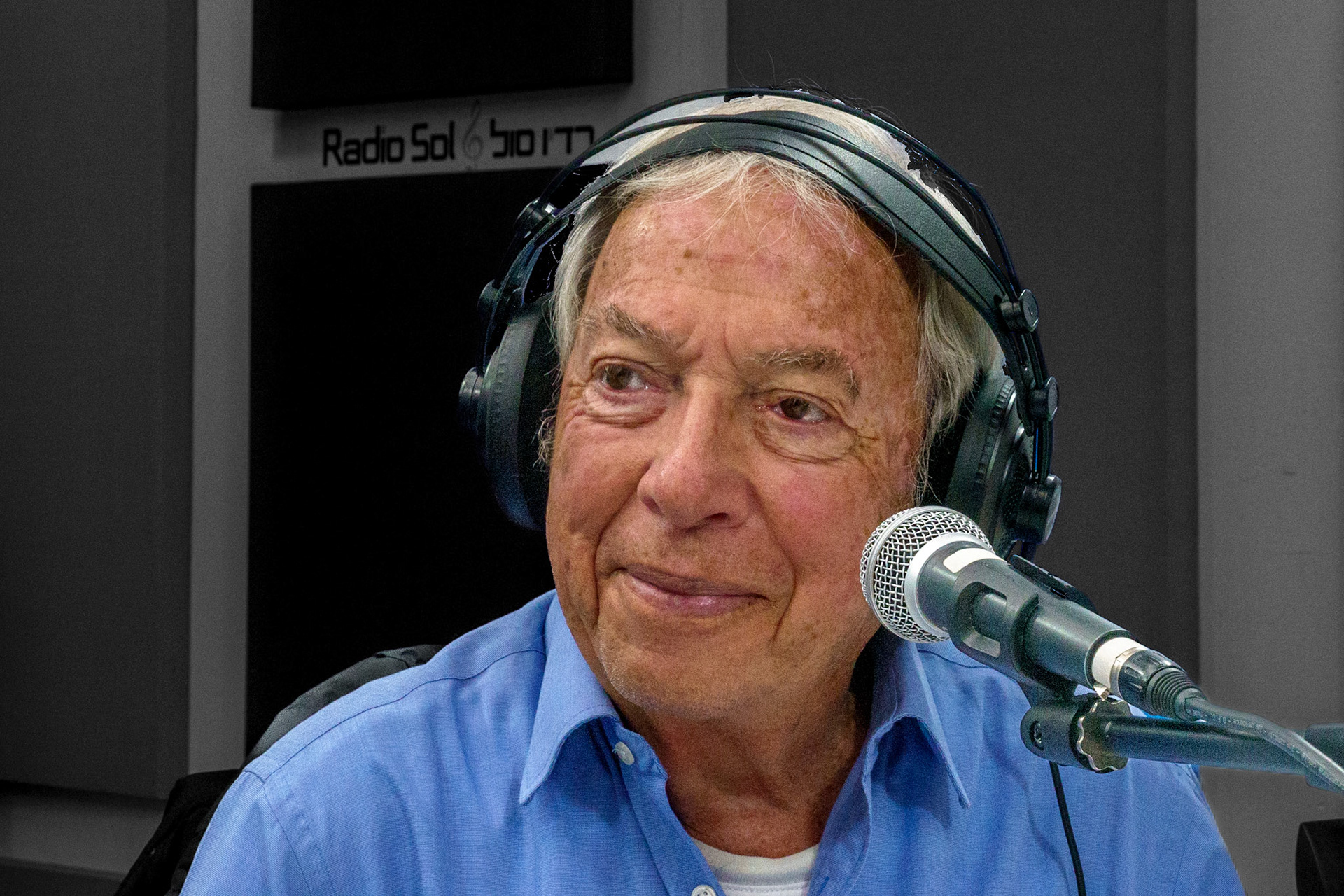  מושיק טימור - שדרן ושחקן