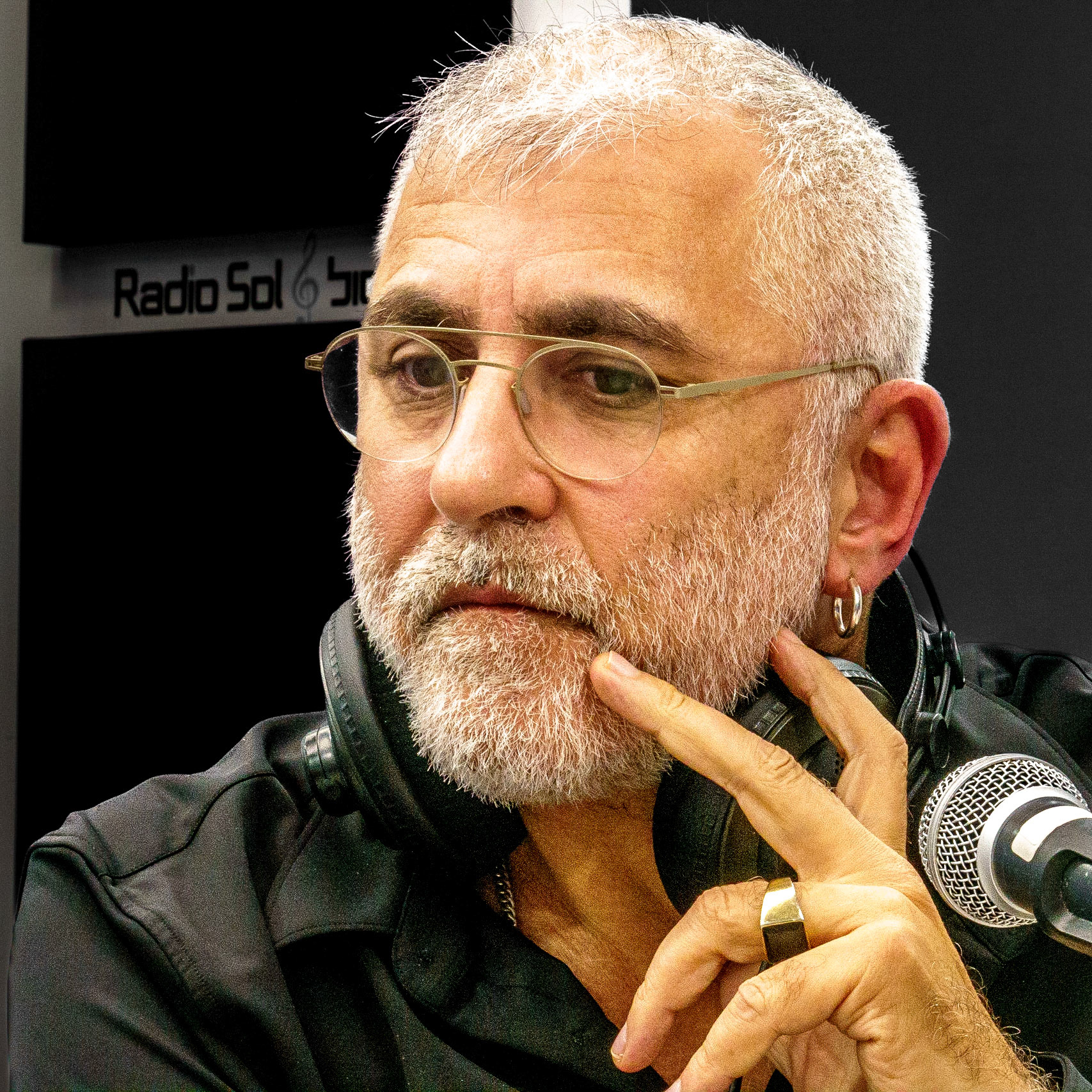 רפי ניב - במאי, מורה  למשחק ומטפל בפסיכודרמה