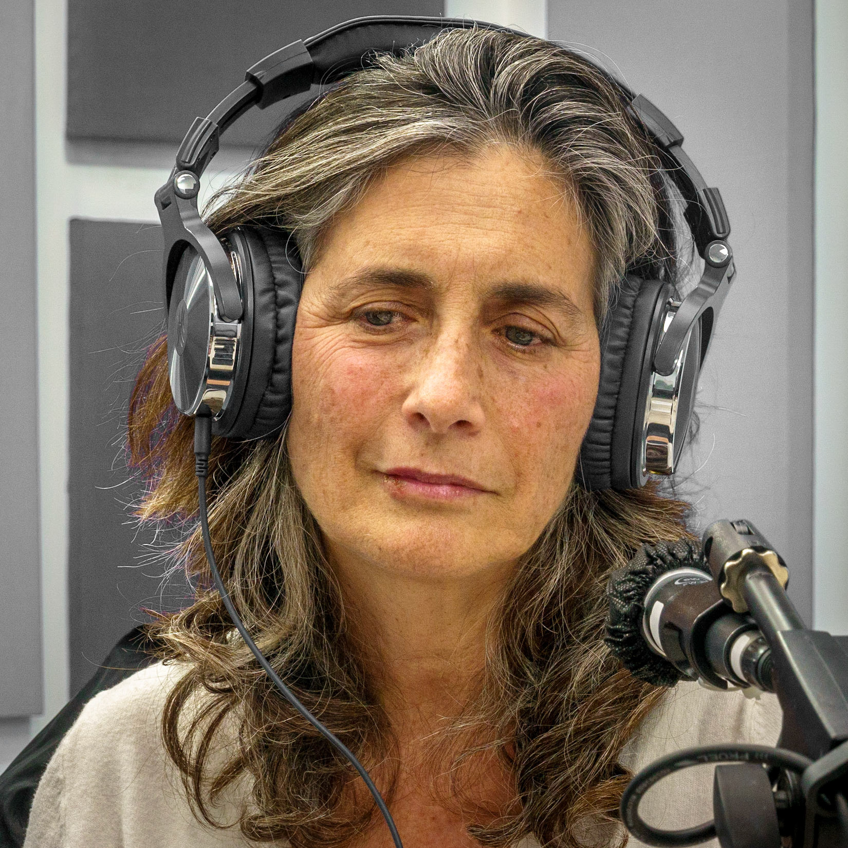 דורית ניתאי נאמן - המנהלת האומנותית של תיאטרון קרוב