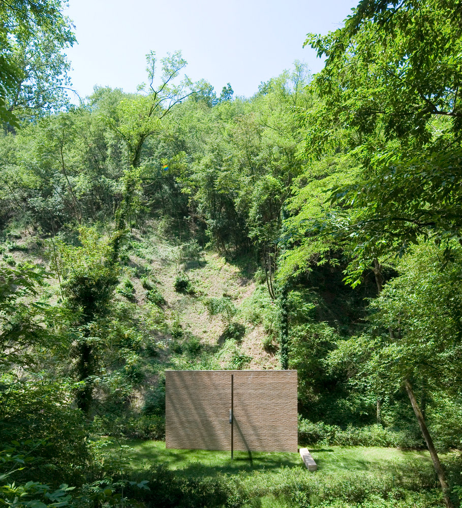 CHAPEL IN THE WOODS - Photography: © Mauro Davoli