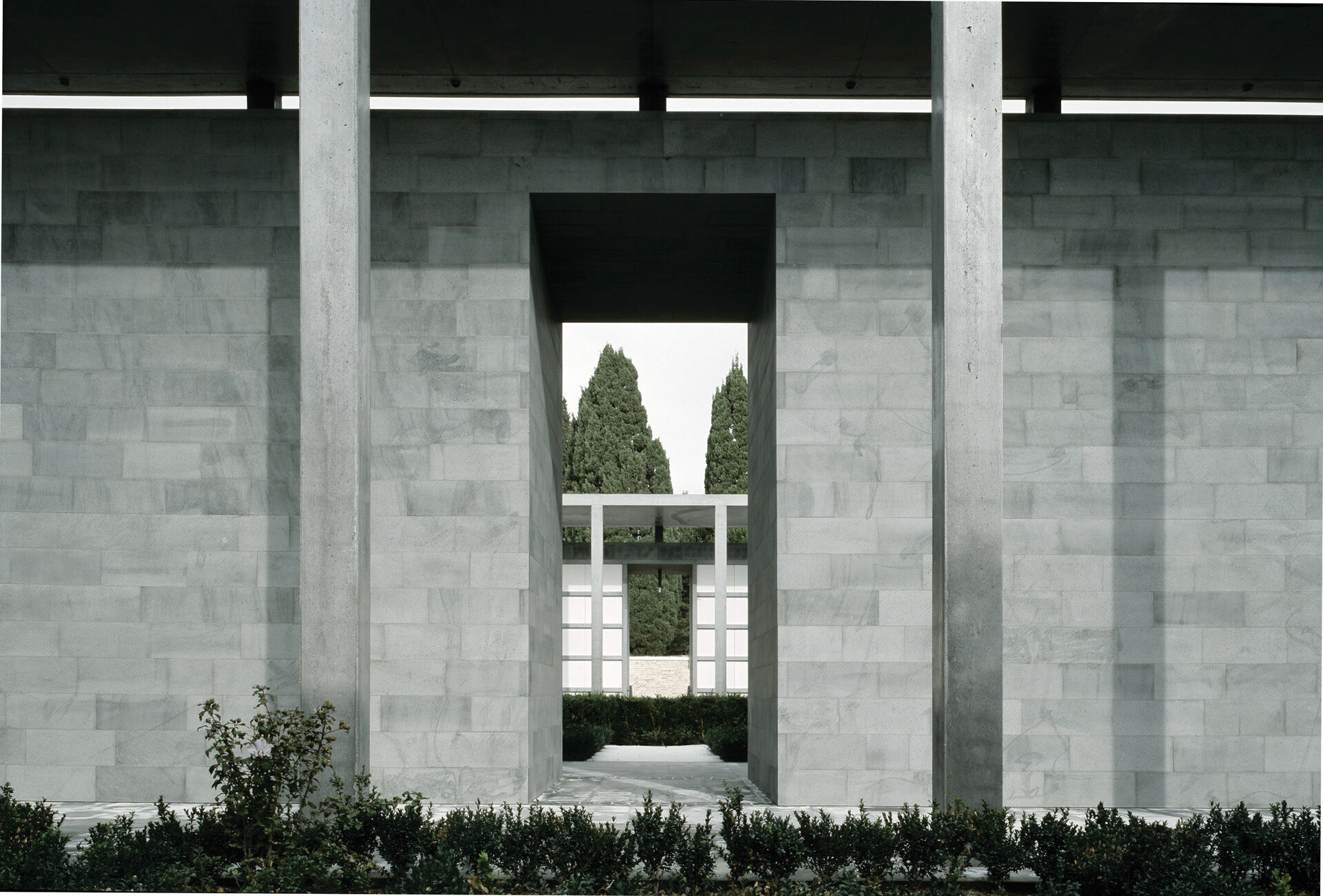 CEMETERY INTERIOR - Photography: © ORCH - Orsenigo Chemollo, Ute Zscharnt, Christian Richters