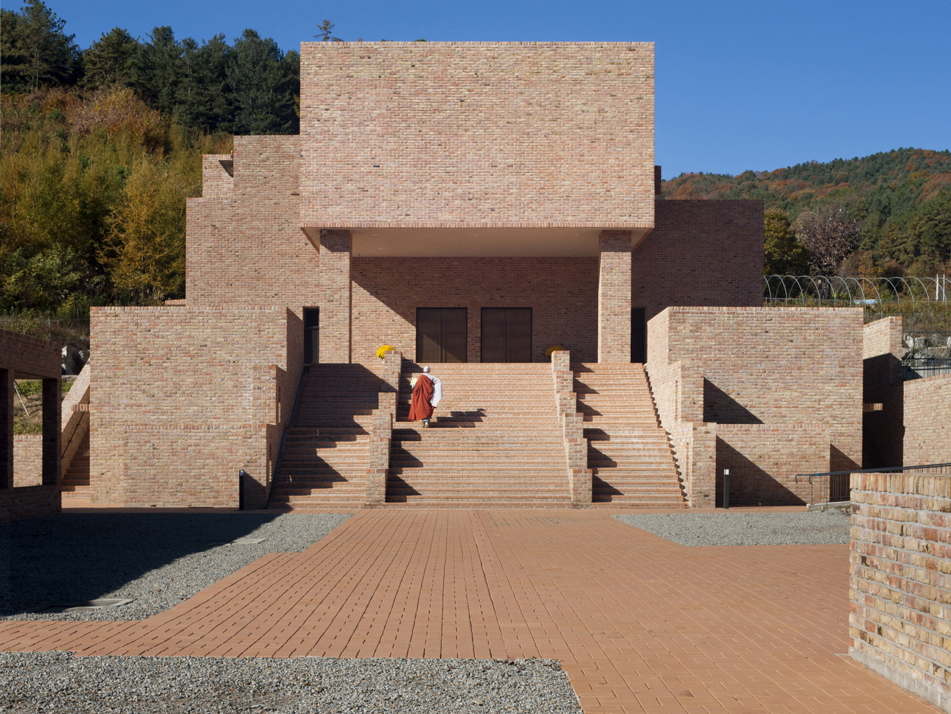 TEMPLE EXTERIOR - Photography: © Youngchae Park & Yongkwan Kim