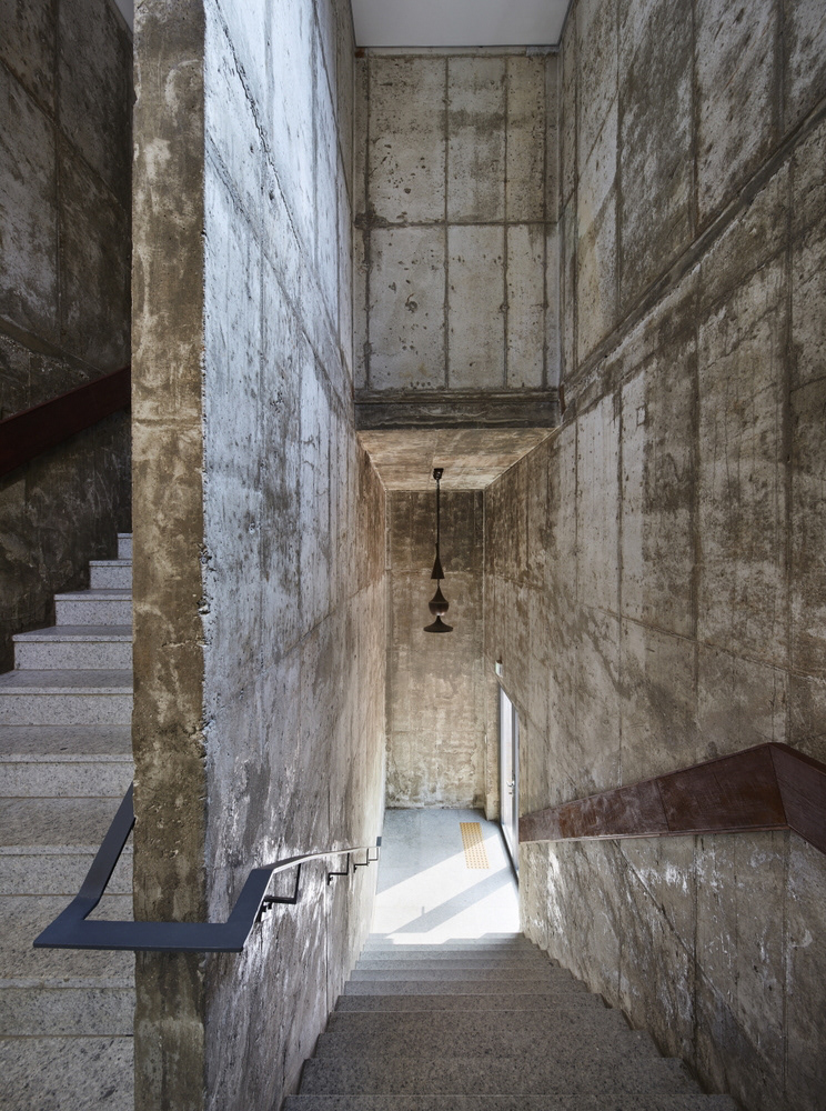 TEMPLE INTERIOR - Photography: © Youngchae Park & Yongkwan Kim