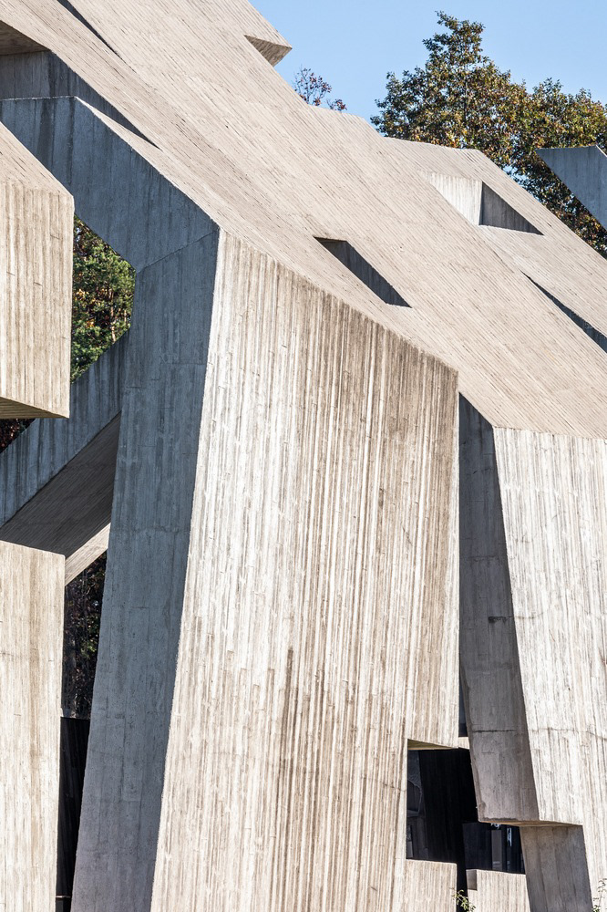 CRYPT EXTERIOR - Photography: © Marcin Czechowicz