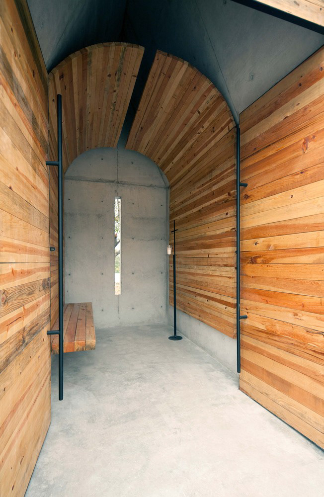Chapel Interior - Photography: © Ana Cecilia Garza Villarreal