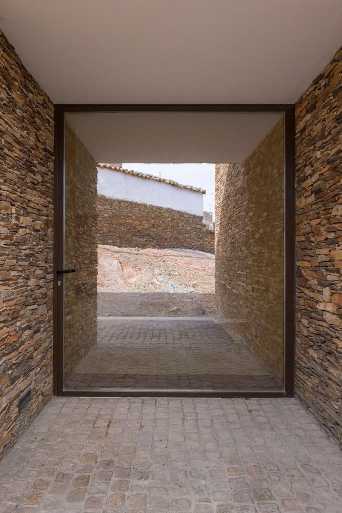 CEMETERY INTERIOR - Photography: © Nuno Almendra