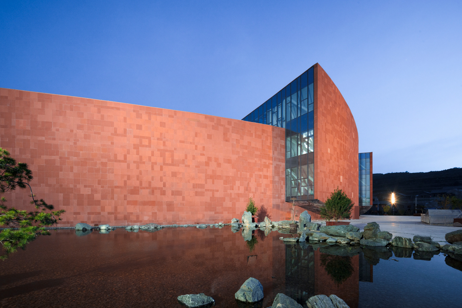 TEMPLE EXTERIOR - Photography: © Arch-Exist, Xiangdong Wang & Hanmo Vision