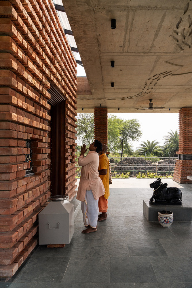 TEMPLE INTERIOR - Photography: © Abhishek Chavhan - Manan Surti Photography