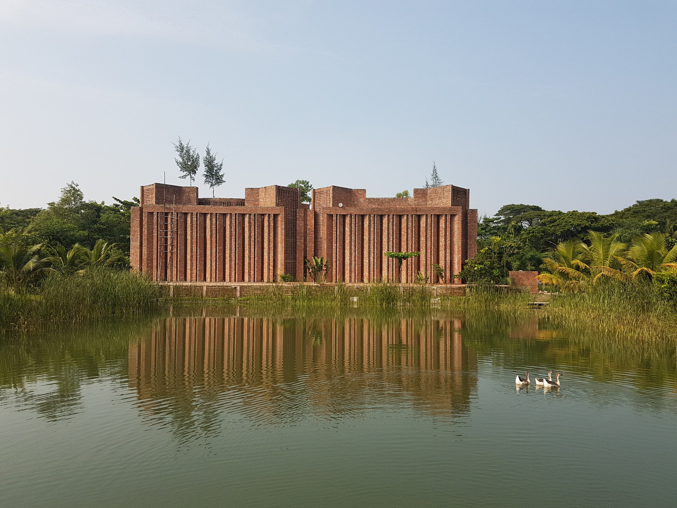 MOSQUE EXTERIOR - Photography: © Faruque Abdullah Shawon